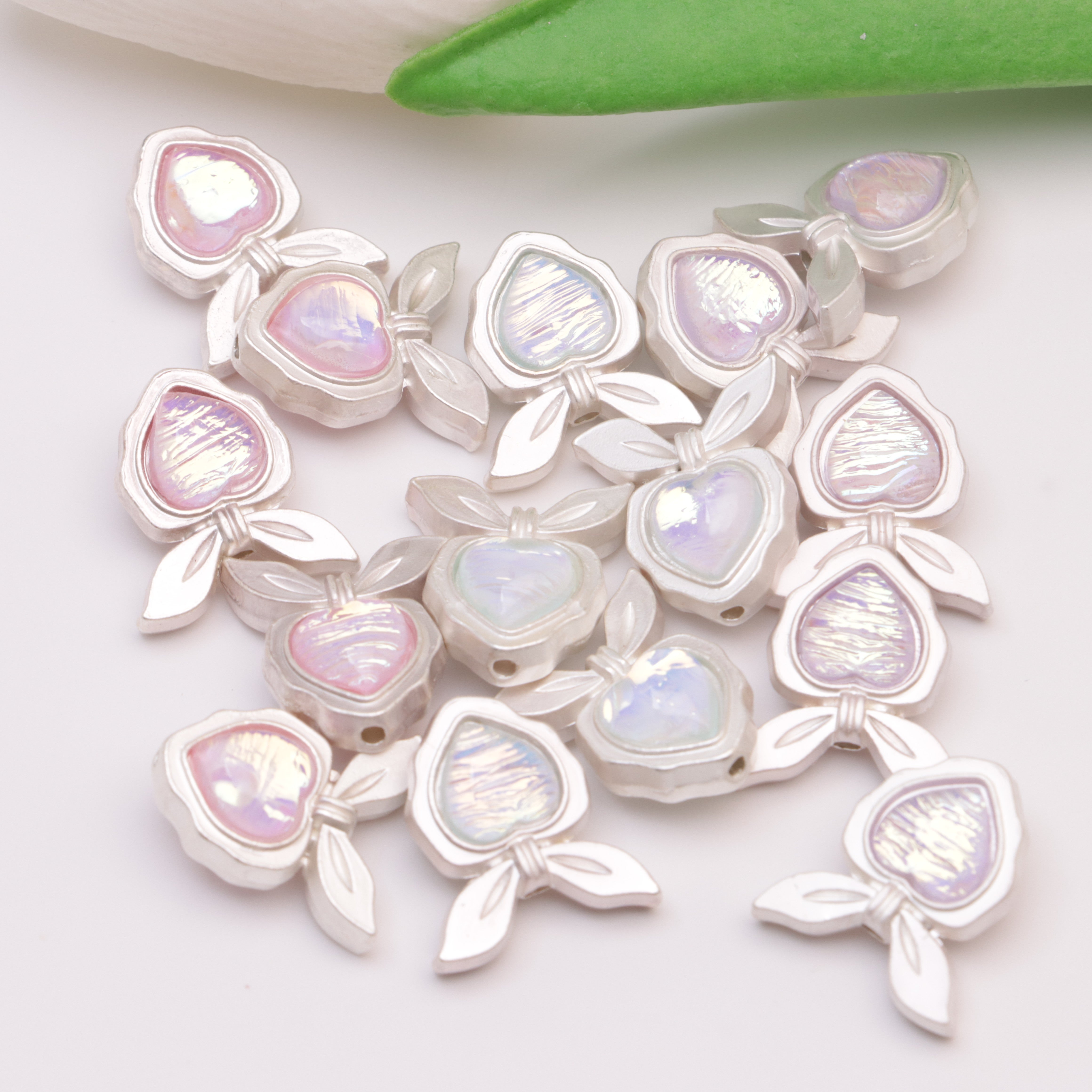FS4540-17.5*16mm Rabbit Ear Fine-Hole Love Beads   No Fit Pen