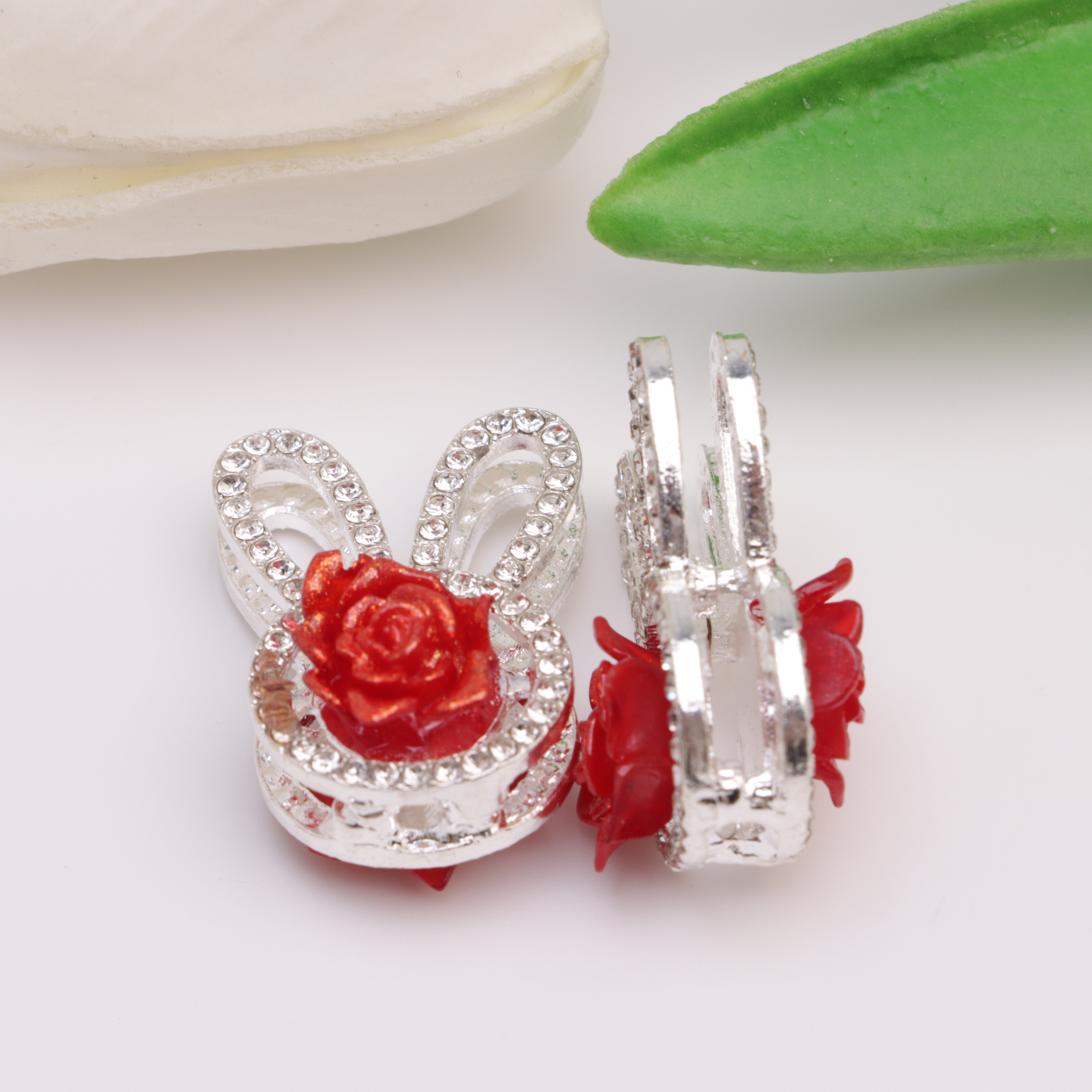 FS4995- 27*20mm Rabbit Beads With Diamond-Embedded Flowers