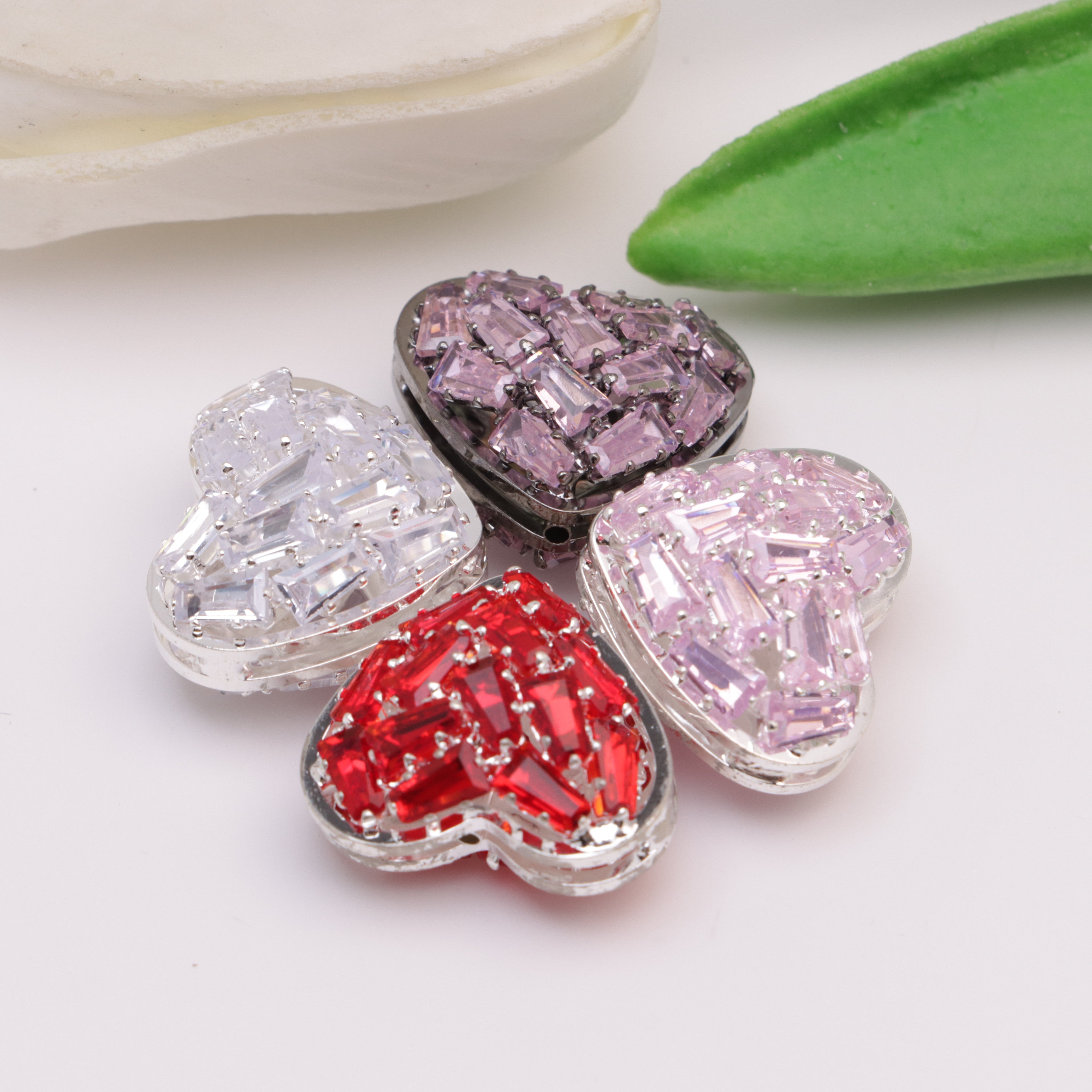 FS4482-17*19.5mm Small Hole But Pen Zircon Heart Zircon Diamond