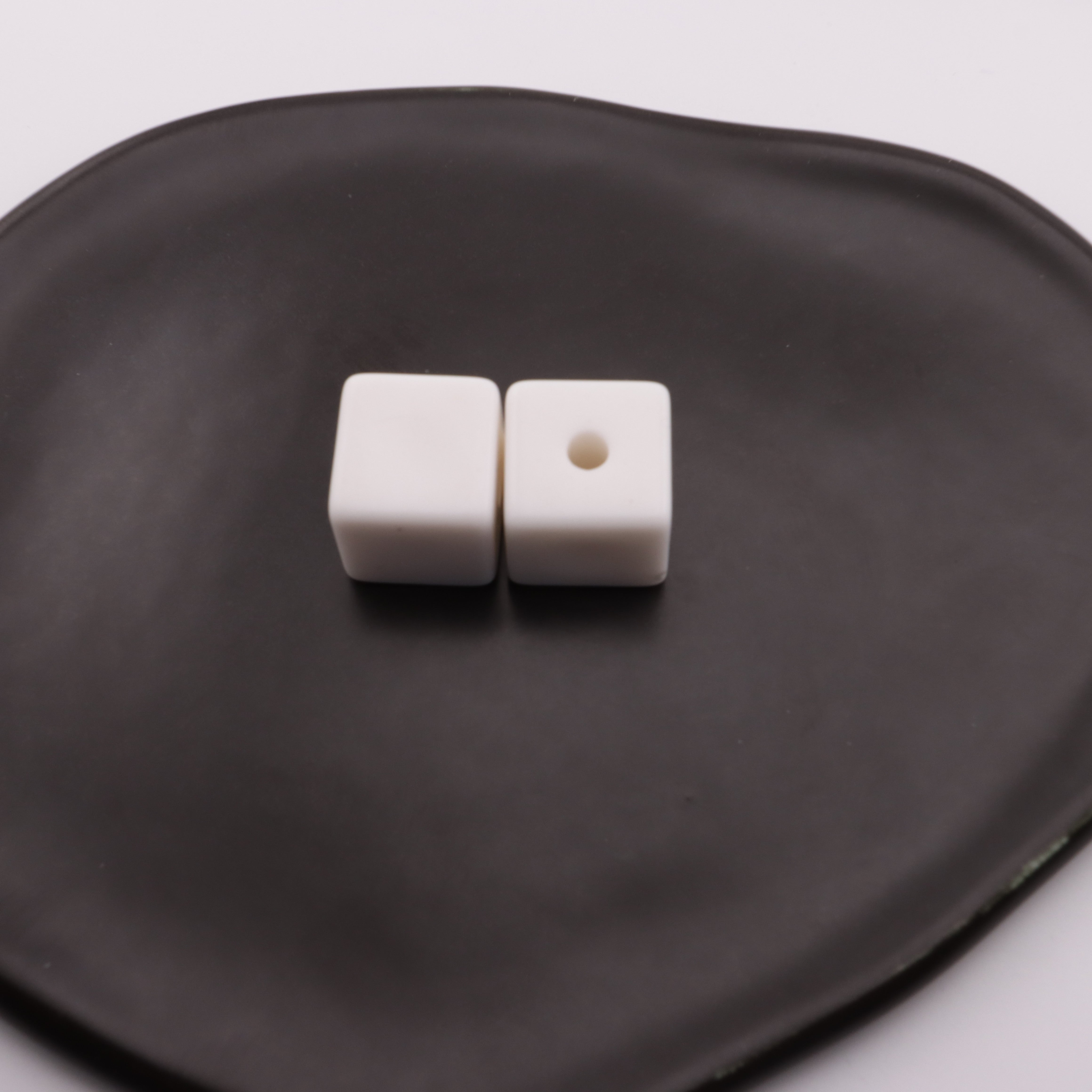 FS0844- 15mm Cube Beads White Square Base Beads