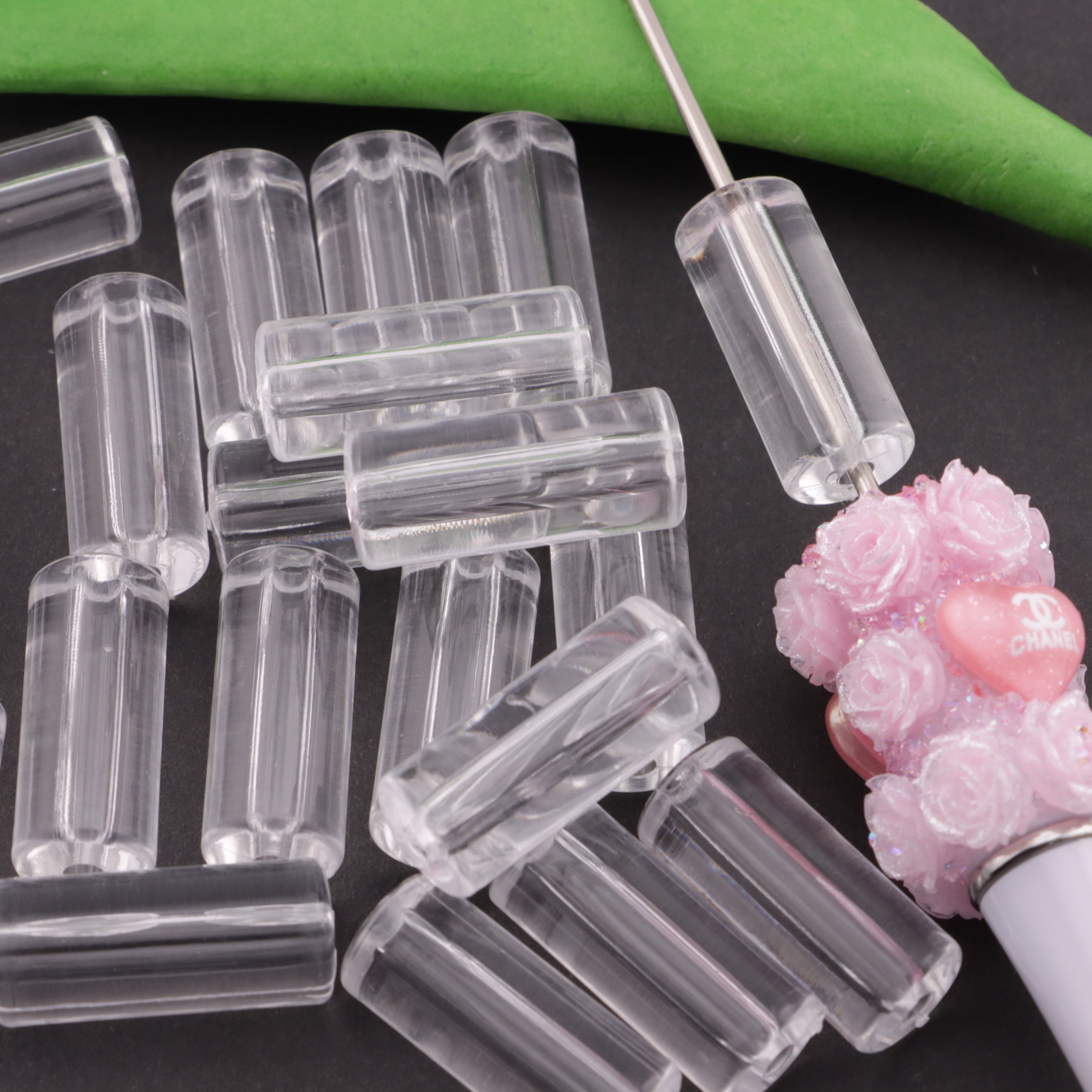 FS5671- Height 25mm, A Transparent Cylindrical Bead With A Height Of 25mm And A Width Of 11mm