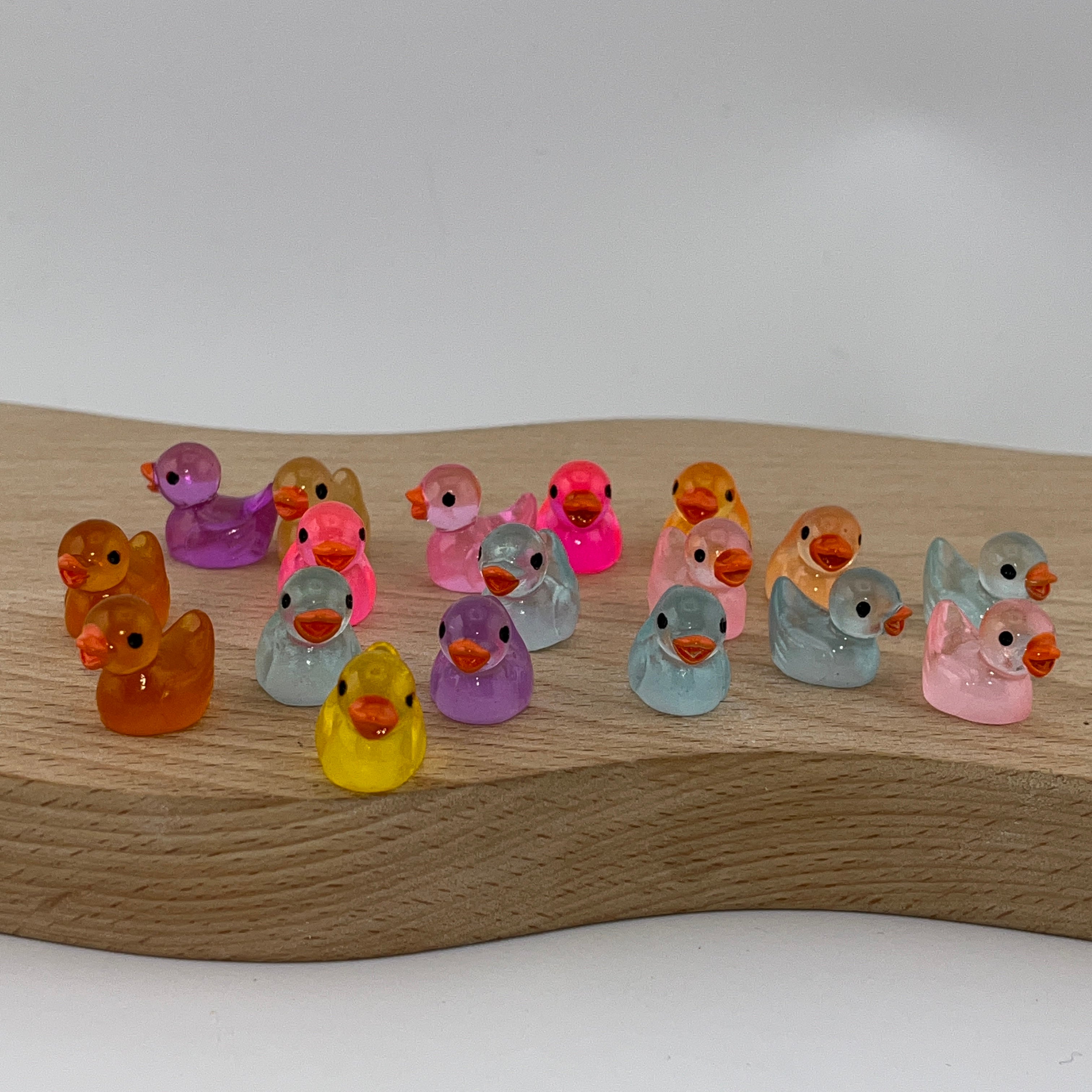 FS2488-Glowing Duck Resin Beads (No Hole)