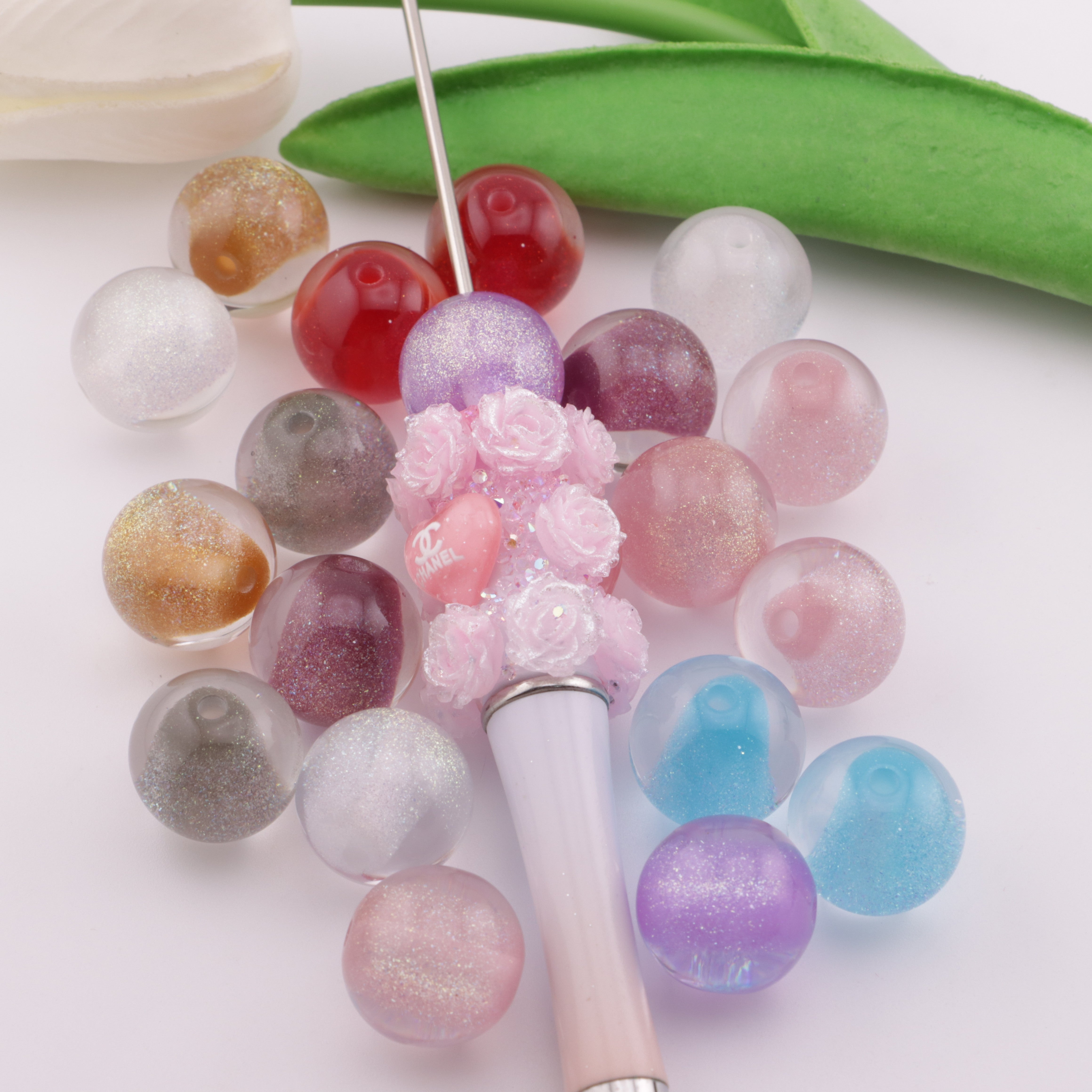 FS4917- 16mm Gold-Piercing Powder Resin Beads