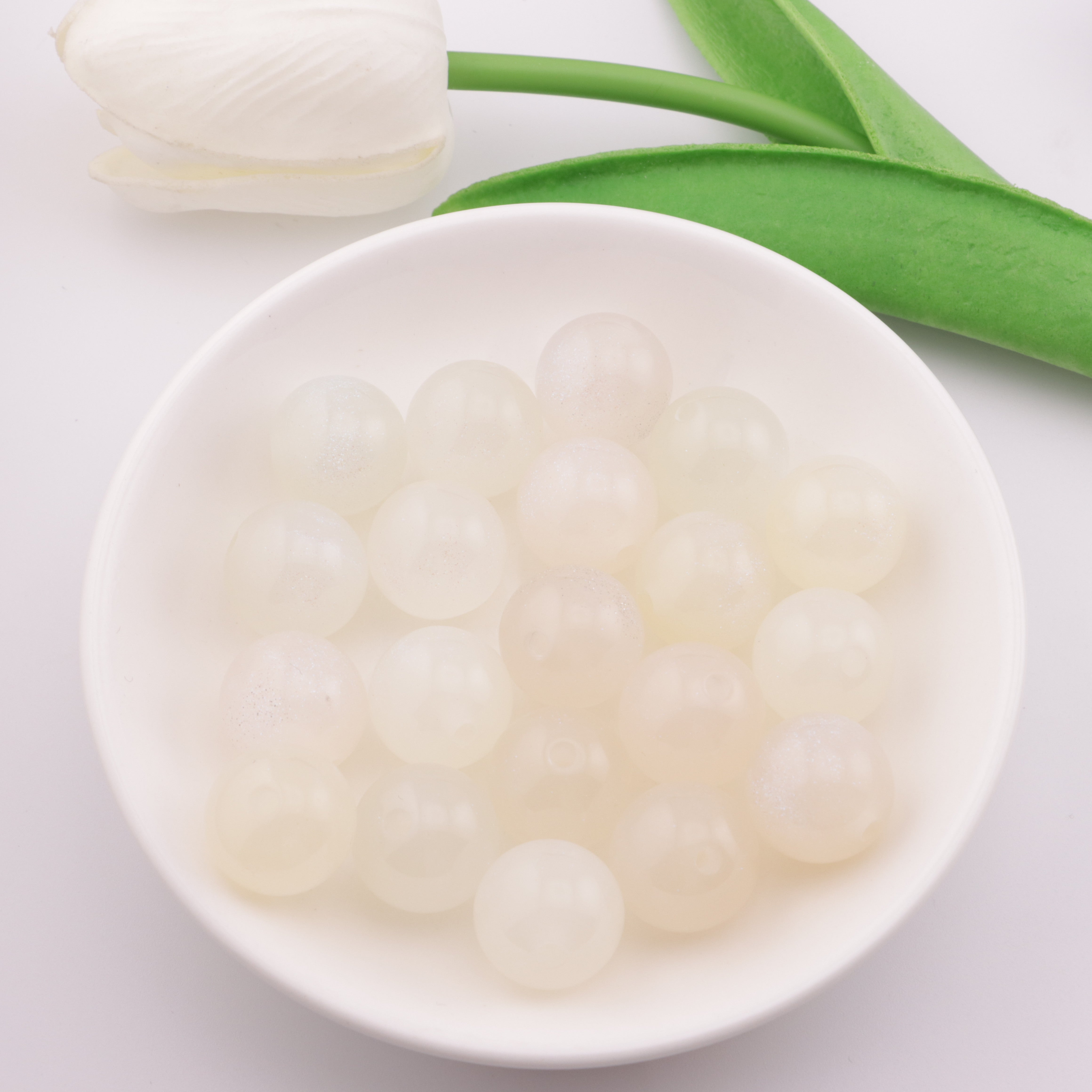 FS3513- 16mm Mixed - Color Fine Glittering And Glow - In - The - Dark Resin Beads