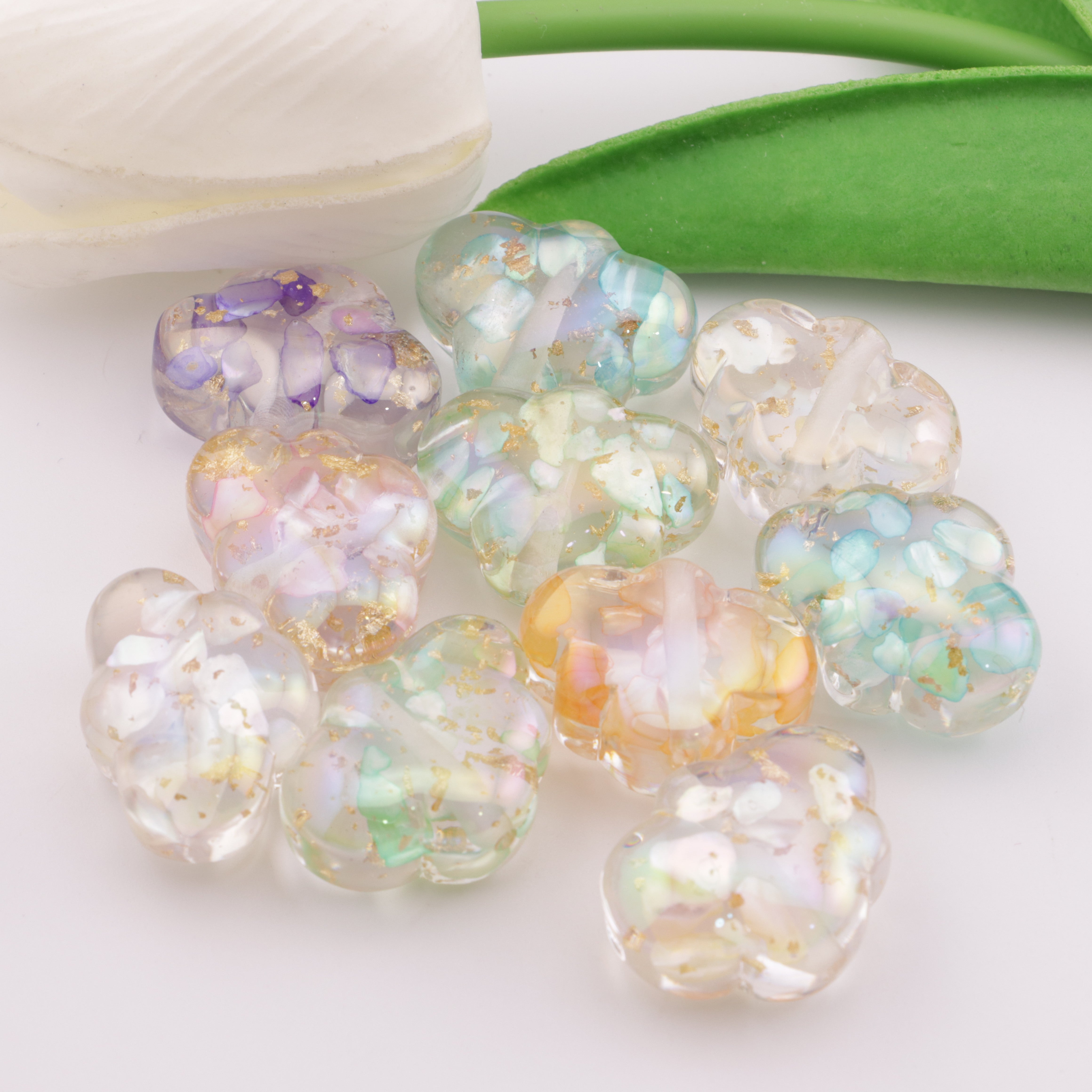 FS3754- Approximately 23×18mm Cloud Shell Gold Foil Resin Beads