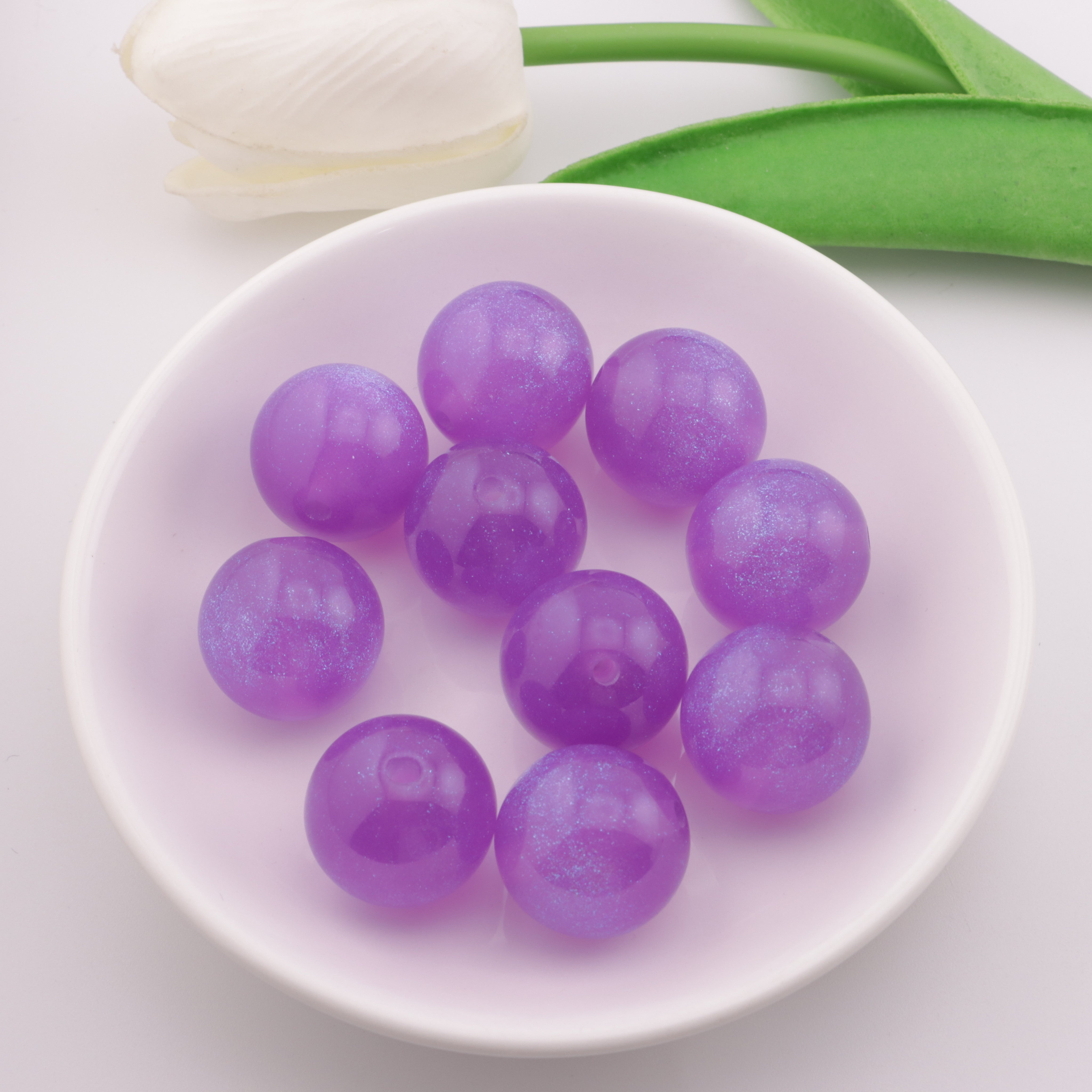 FS3539- 20Mm Fine Glitter Glow-In-The-Dark Resin Beads Person