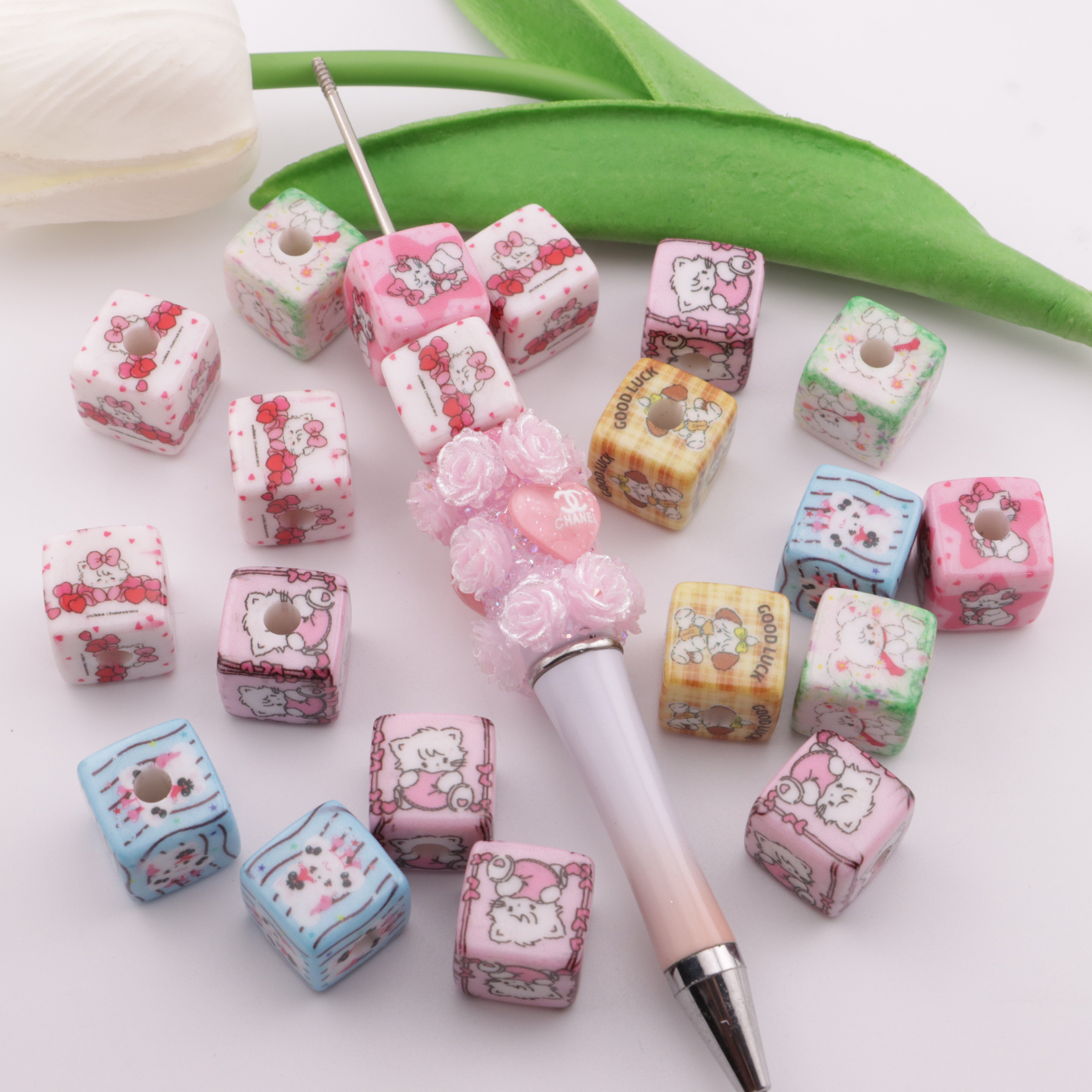 FS4424- 15mm Mikko Square Beads