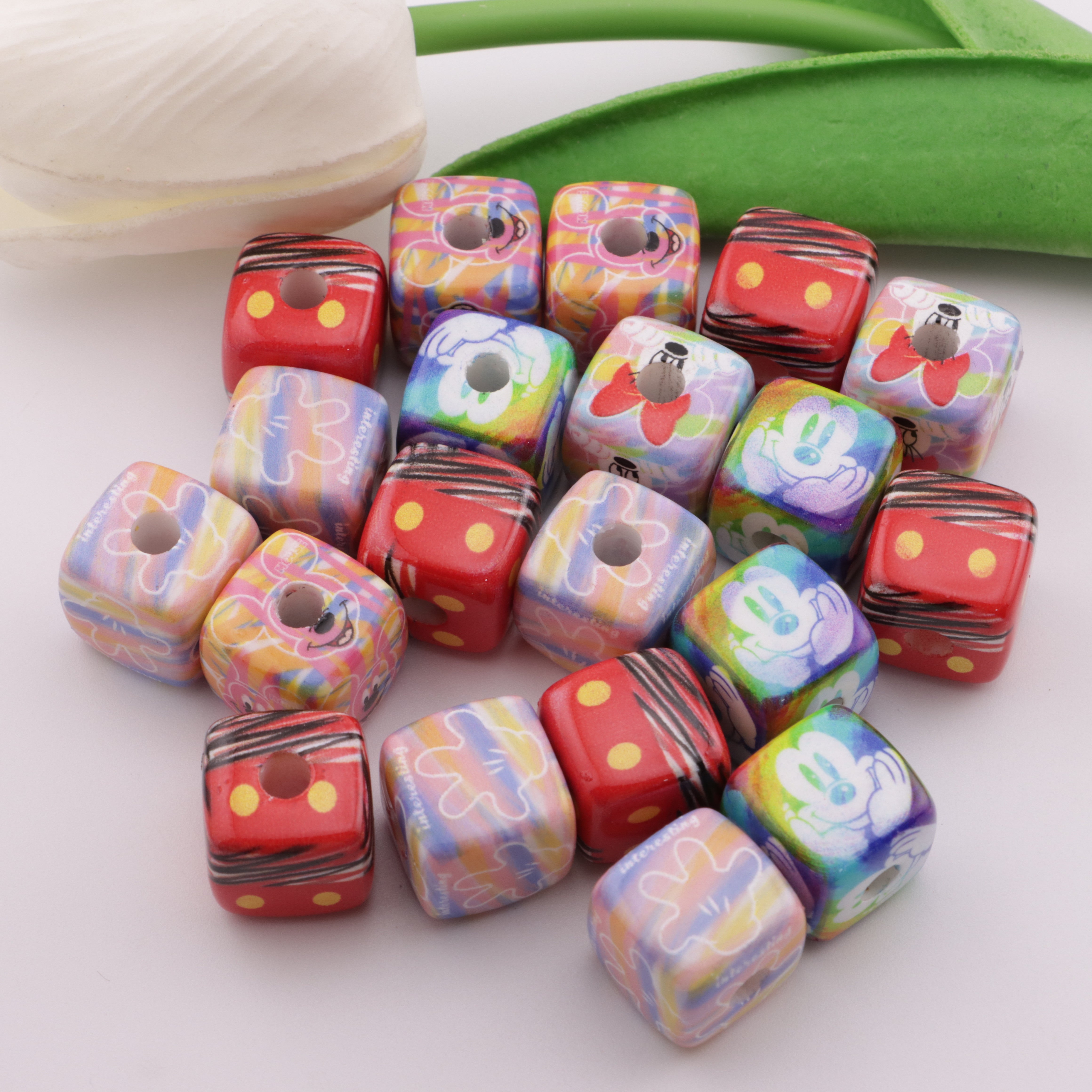 FS4955- 15mm Mickey Square Beads