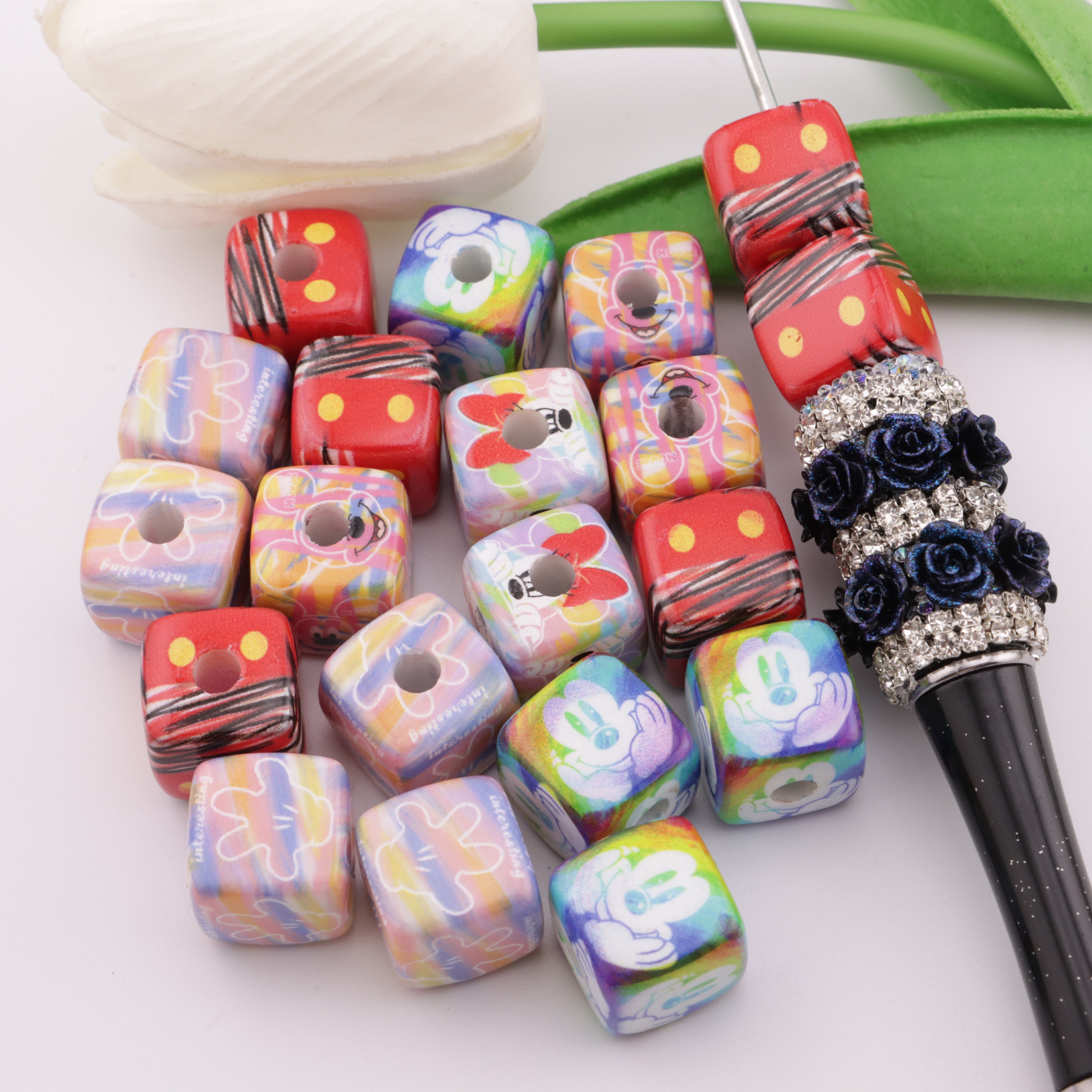 FS4955- 15mm Mickey Square Beads
