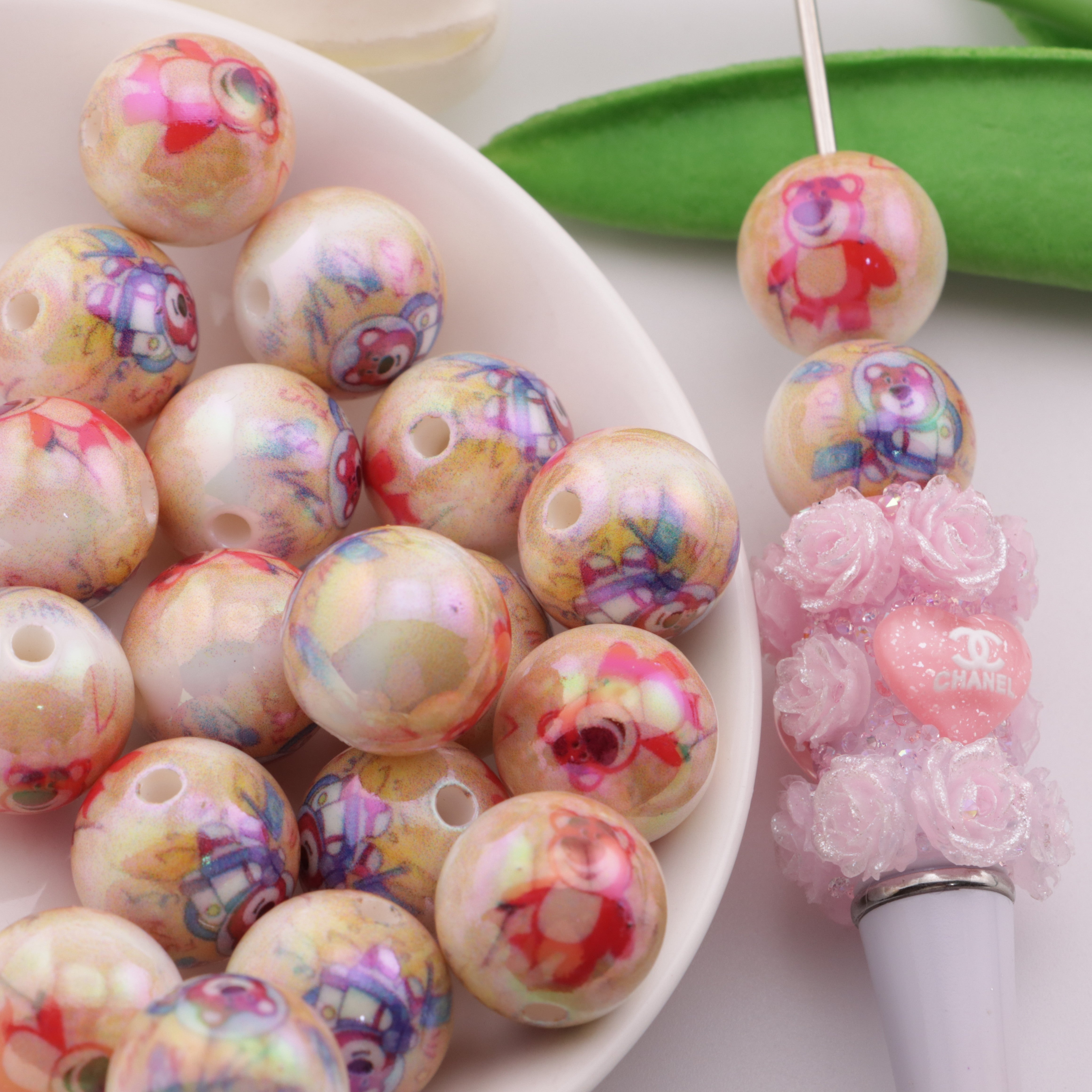FS4305- 16mm Strawberry Bear Beads Luminous Glow-in-the-Dark