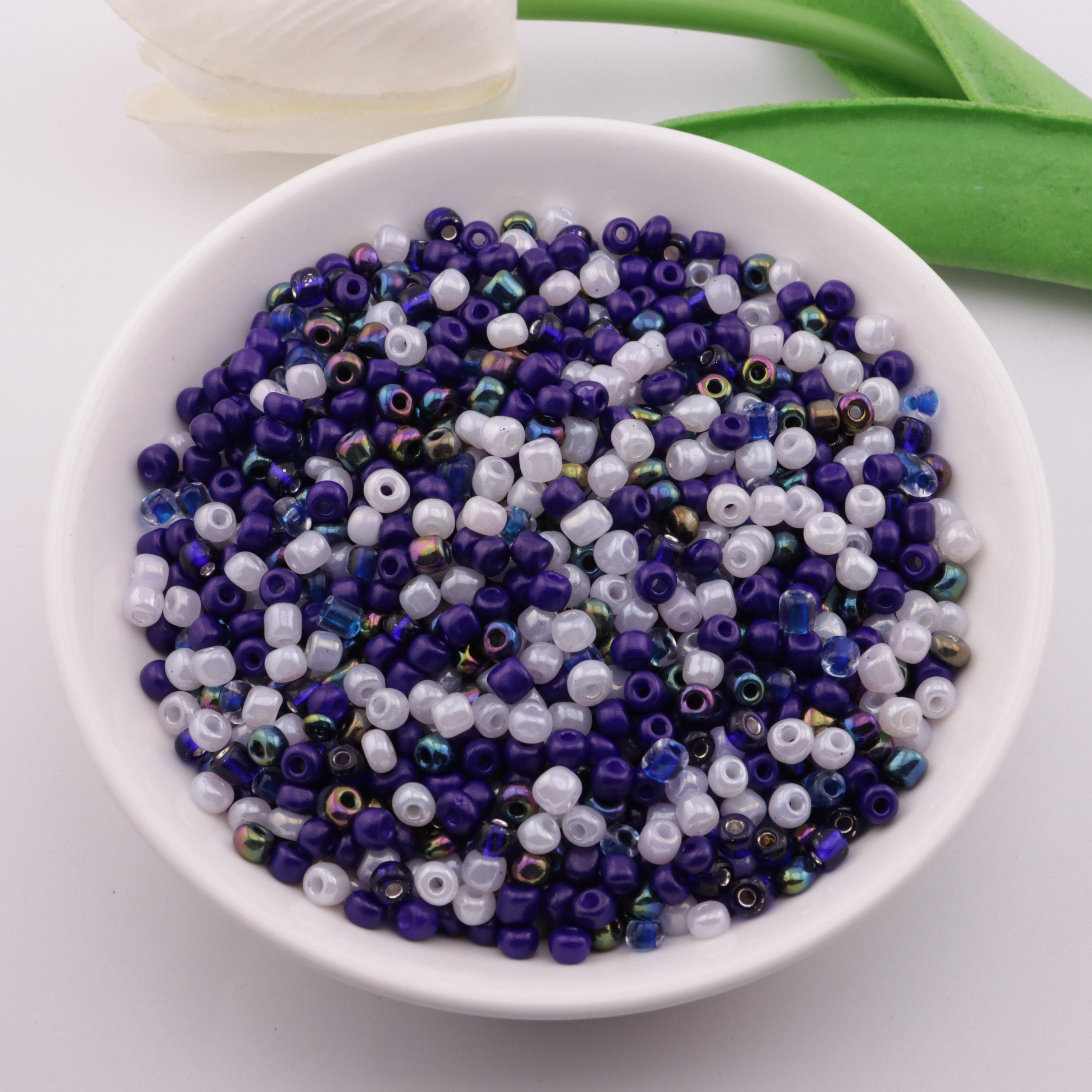 FS3054- 4mm Glass Rice Beads
