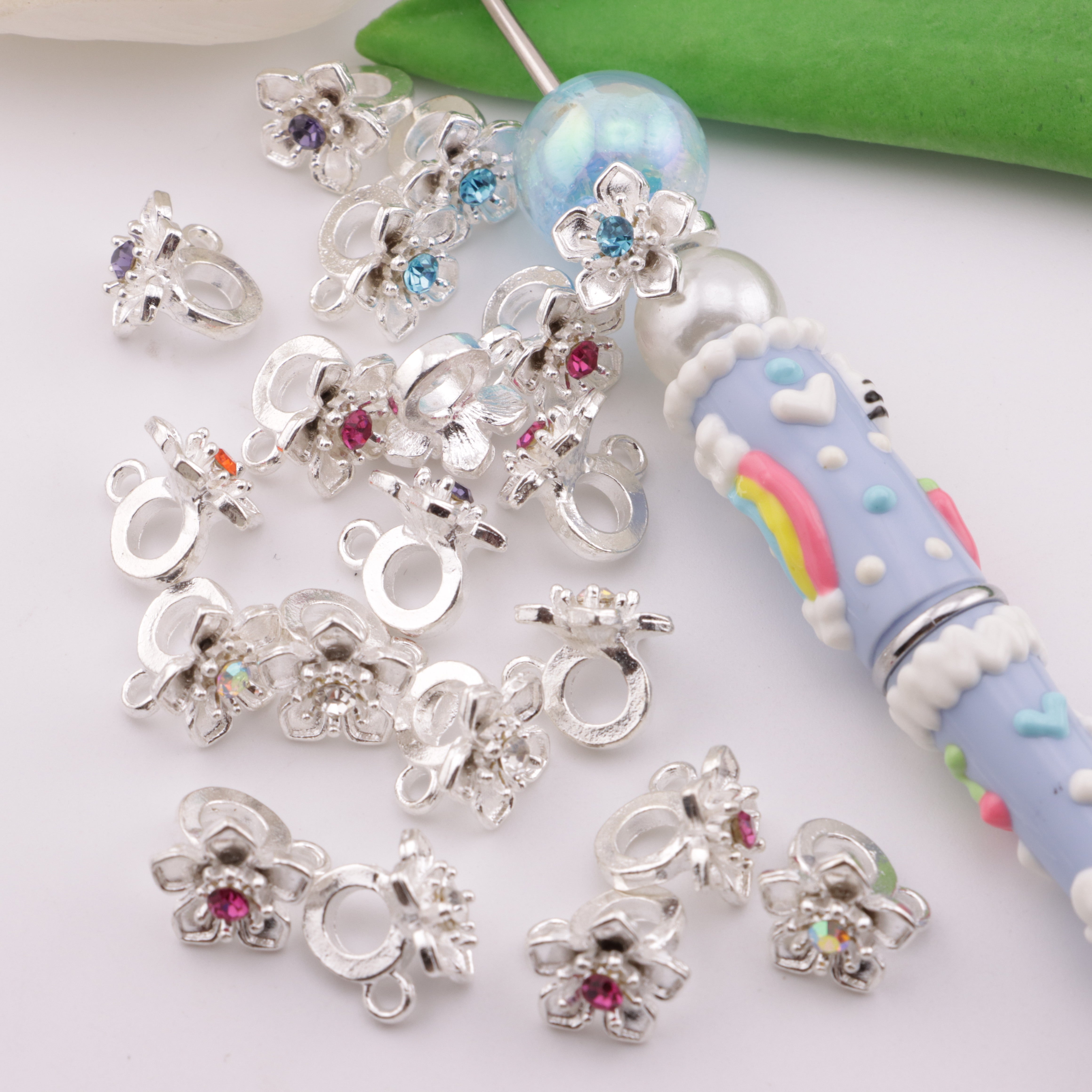 FS5660- 12mm Flower Metal Spacers With Hanging Holes FS5659- 210mm Heart-shaped Silicone Cable Ties