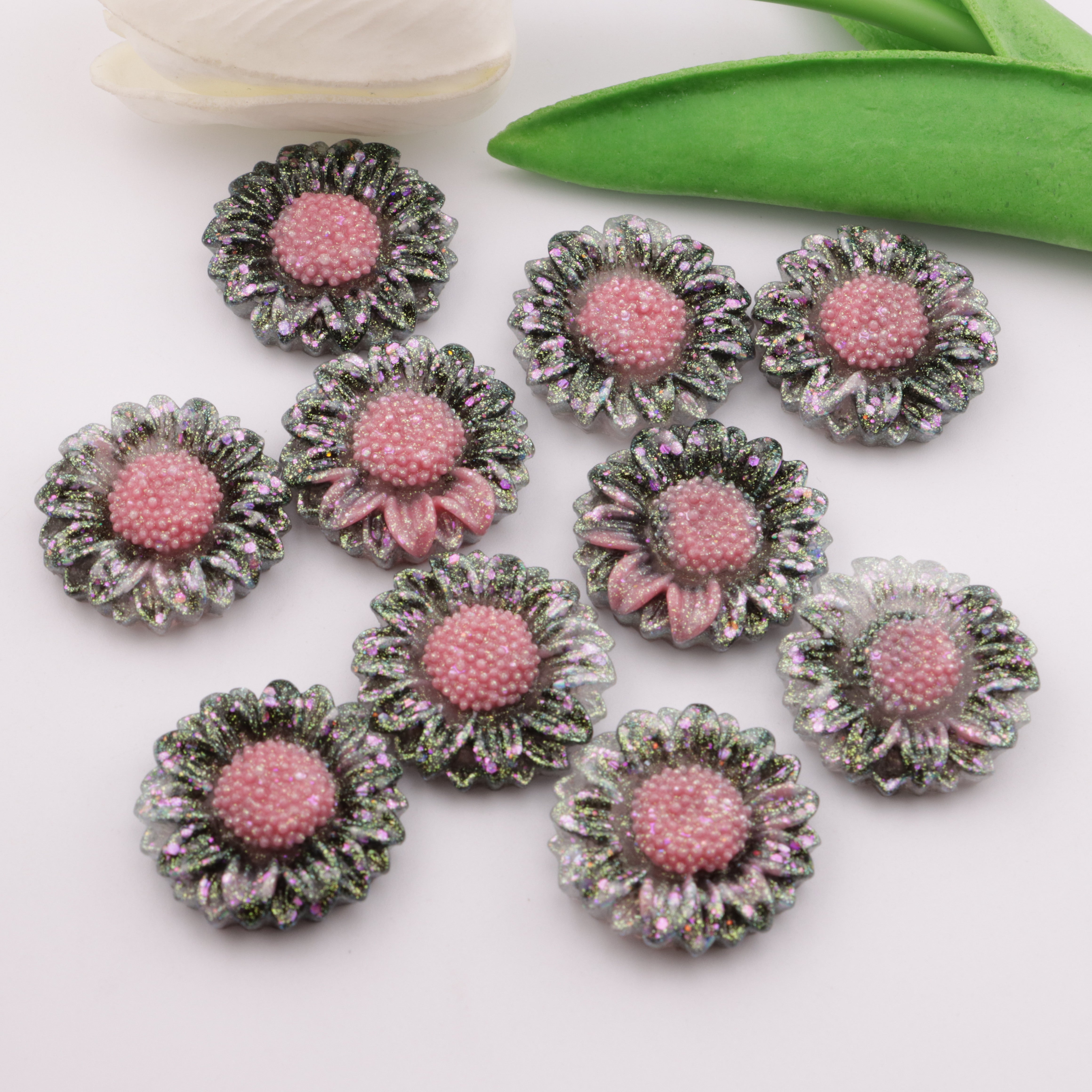FS4081- 26mm Glowing Sunflower Charms Night-Luminescent Chrysanthemum
