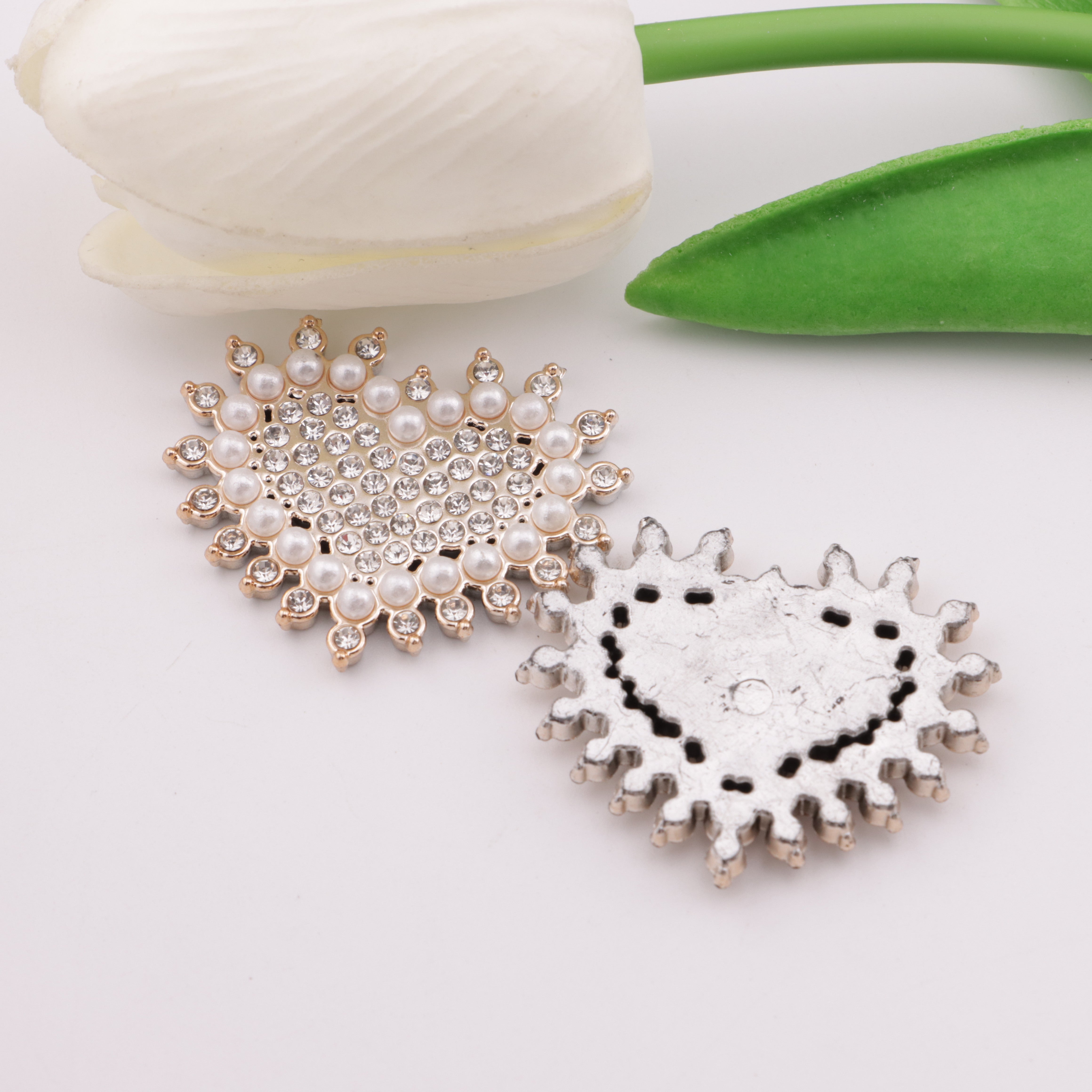 FS4773- Plastic-Bottomed Heart Patches