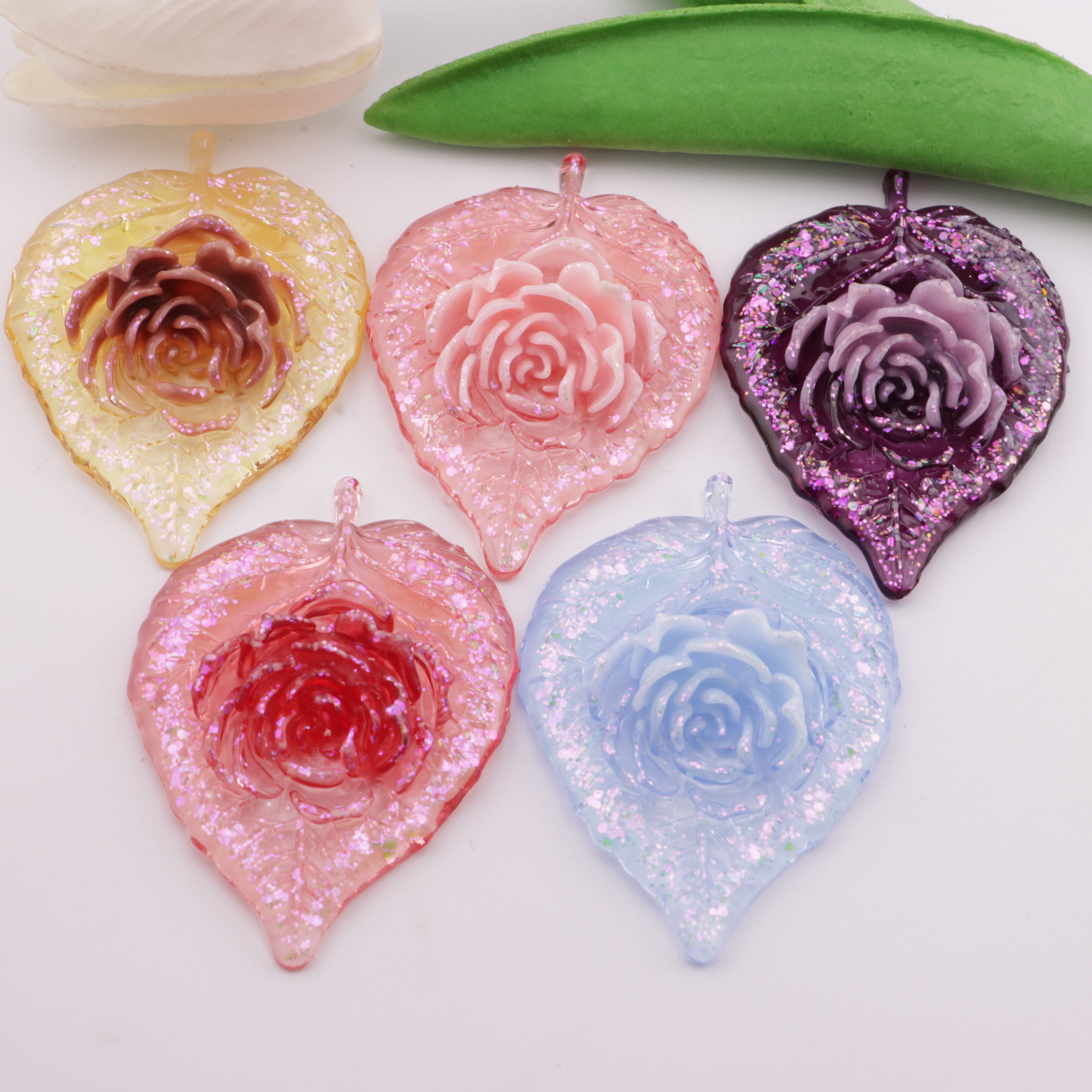 FS5348- 58*41Mm Luminous Leaf And Flower Charms