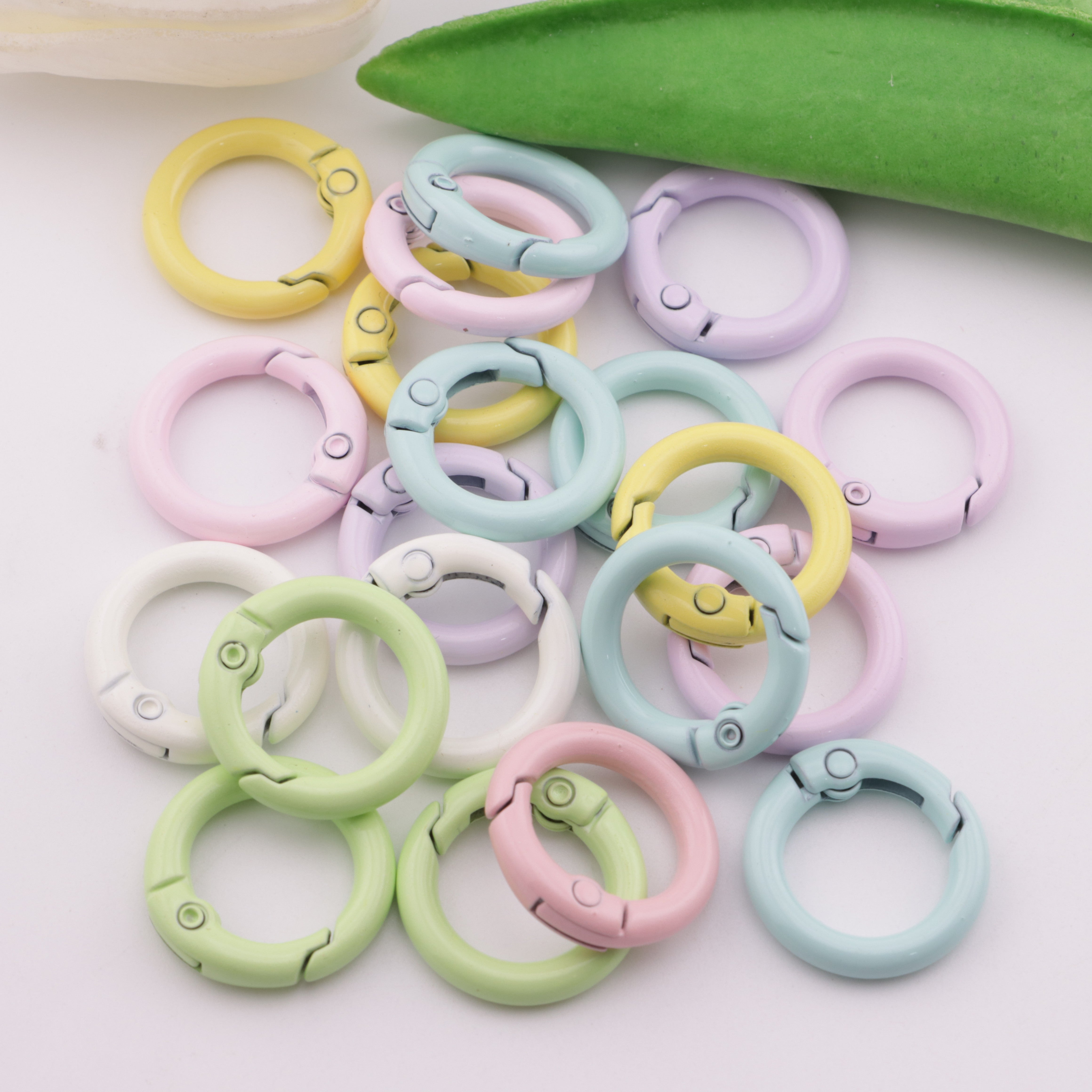 FS5721- 20mm Solid Color Keychain (Unplated)