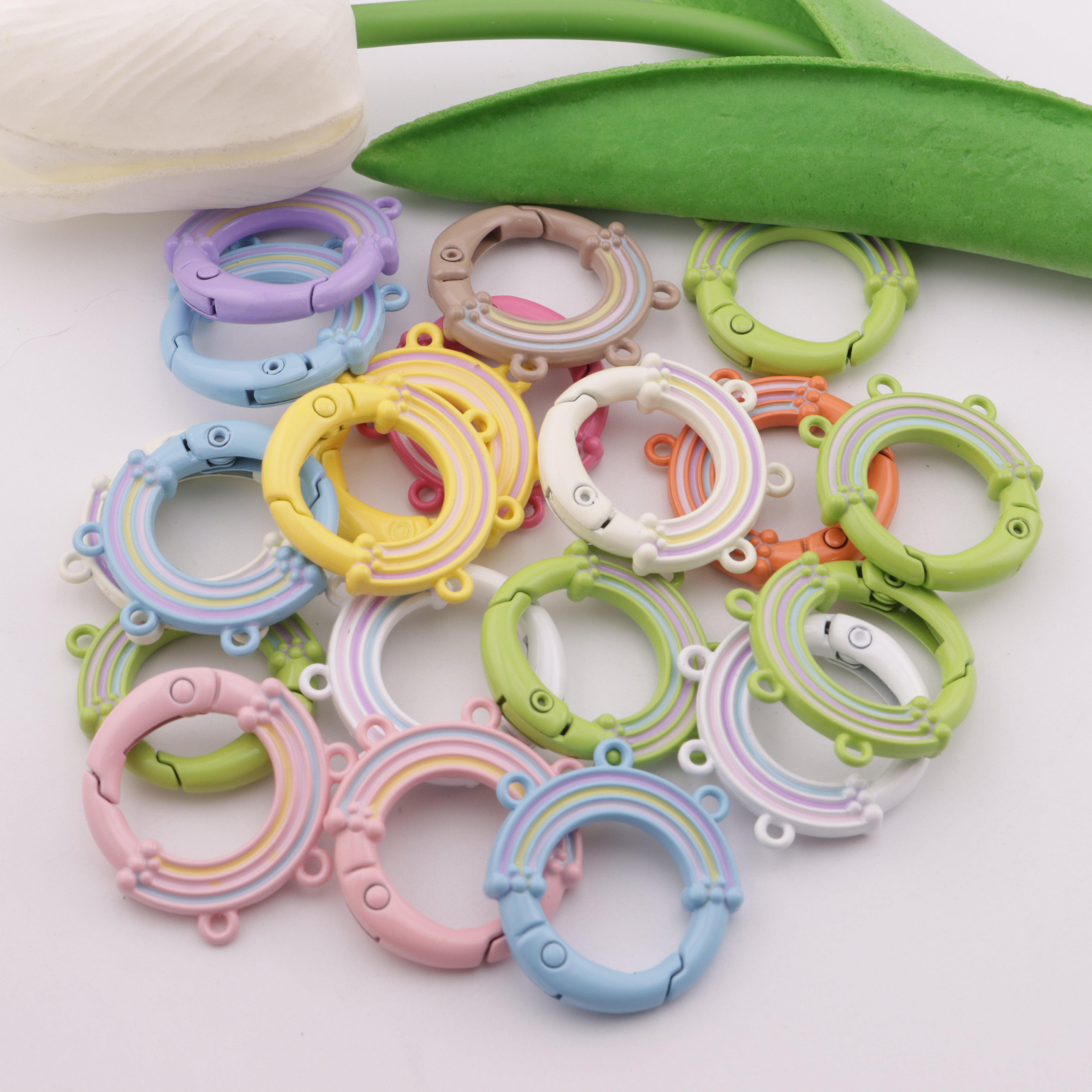 FS5167- Rainbow Keychain