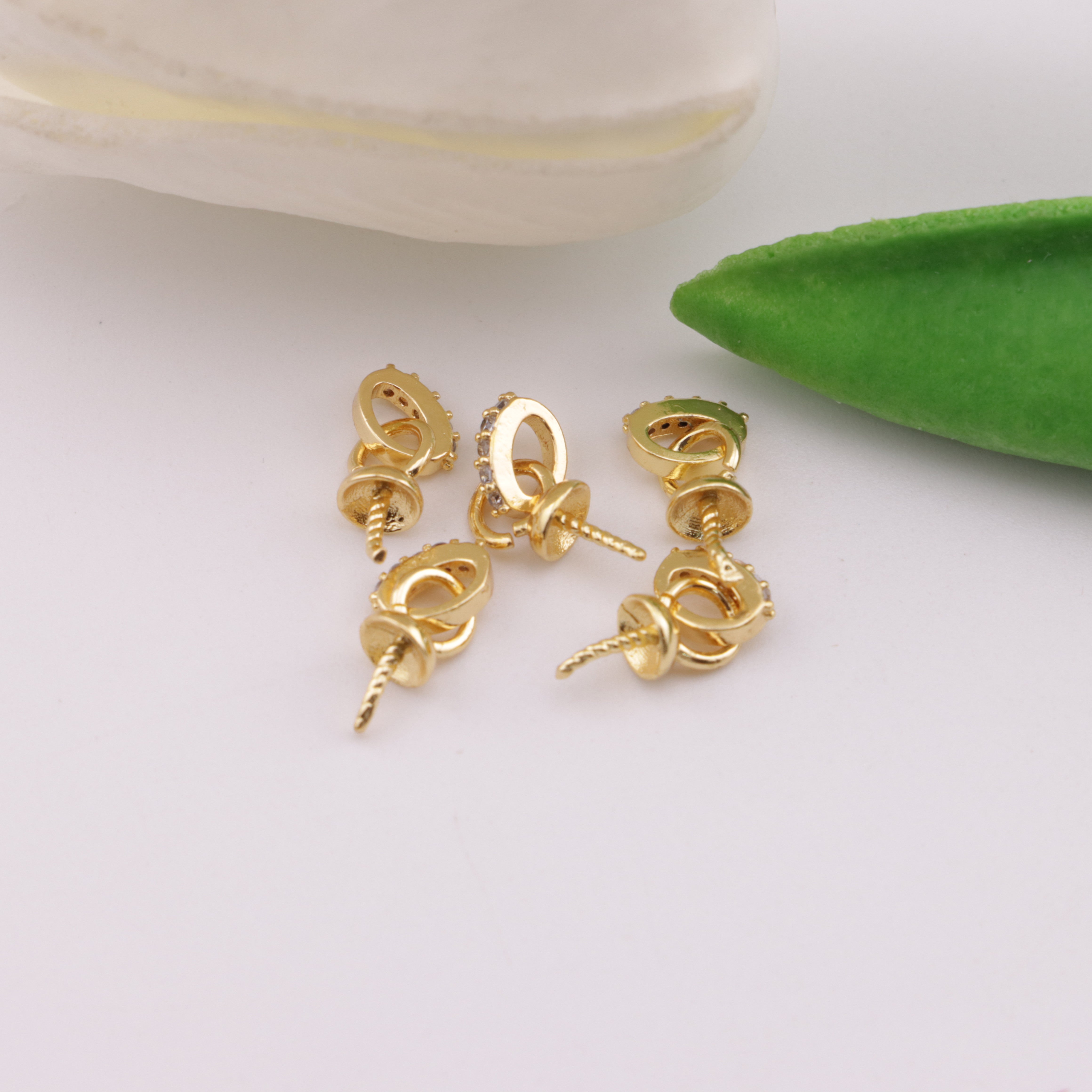 FS4038- 8mm×4mm Color-Retaining 14K Gold-Plated Diamond-Set Pendant Needle (For Half-Hole Beads)