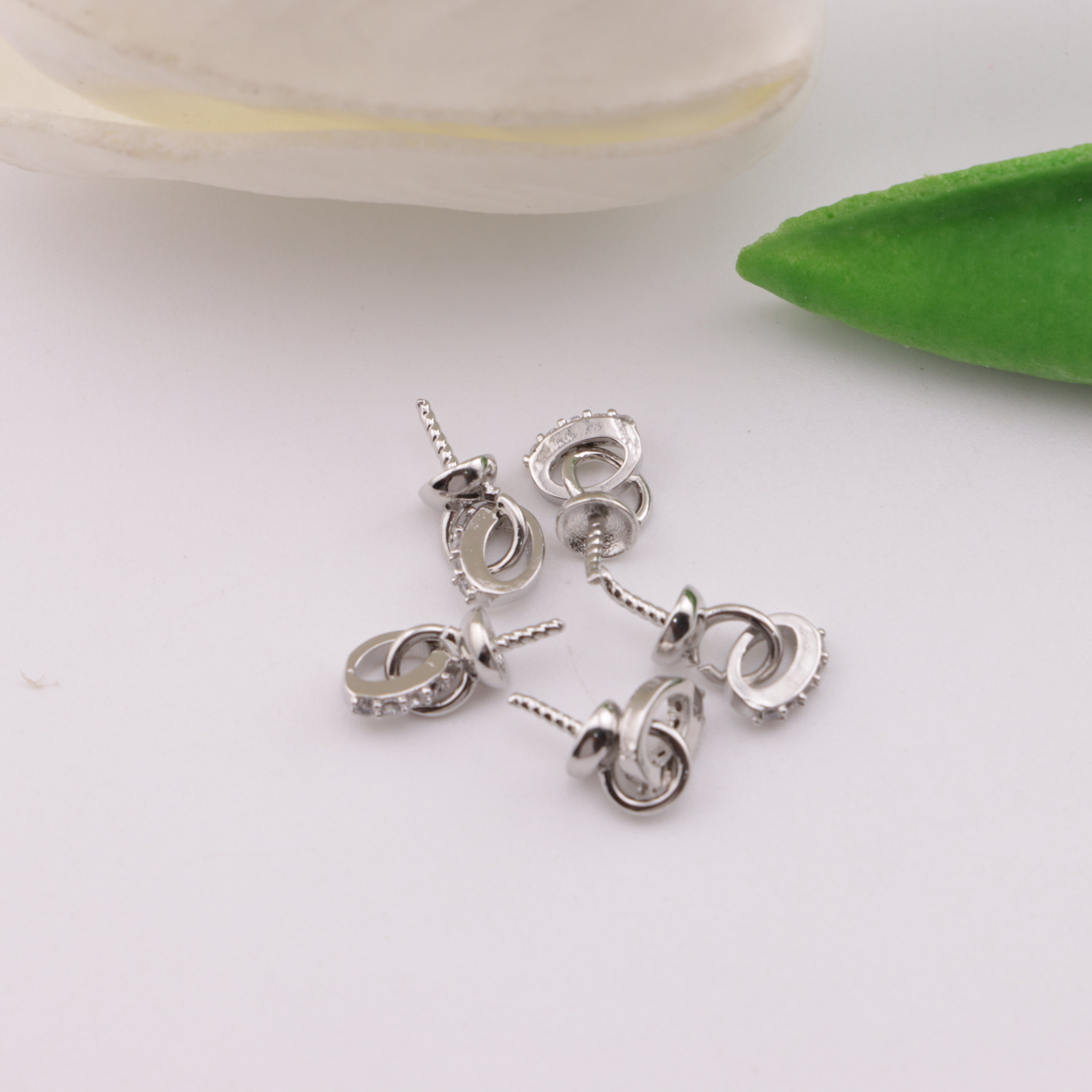 FS4038- 8mm×4mm Color-Retaining 14K Gold-Plated Diamond-Set Pendant Needle (For Half-Hole Beads)