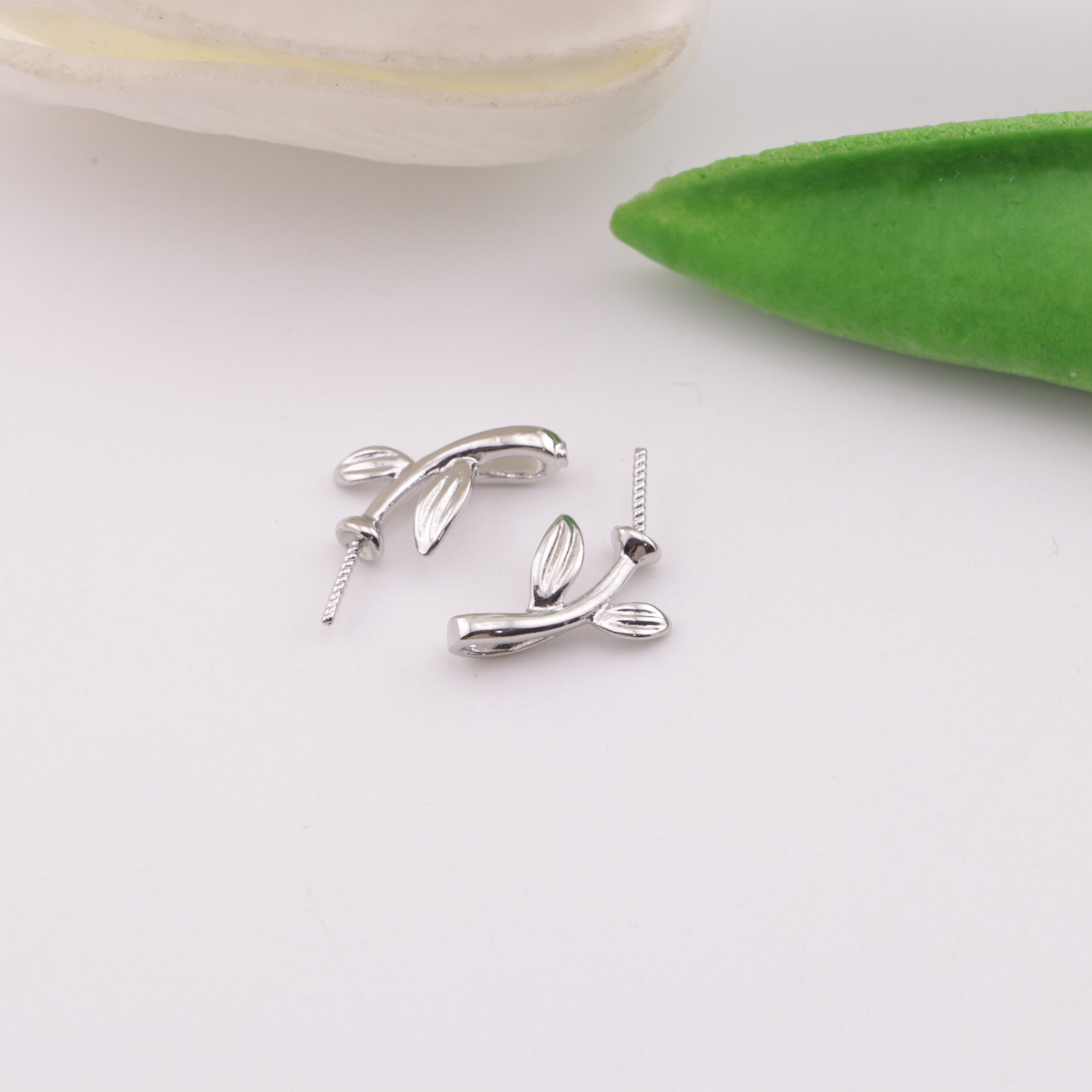FS4160- Leaf Hanging Hole Needle