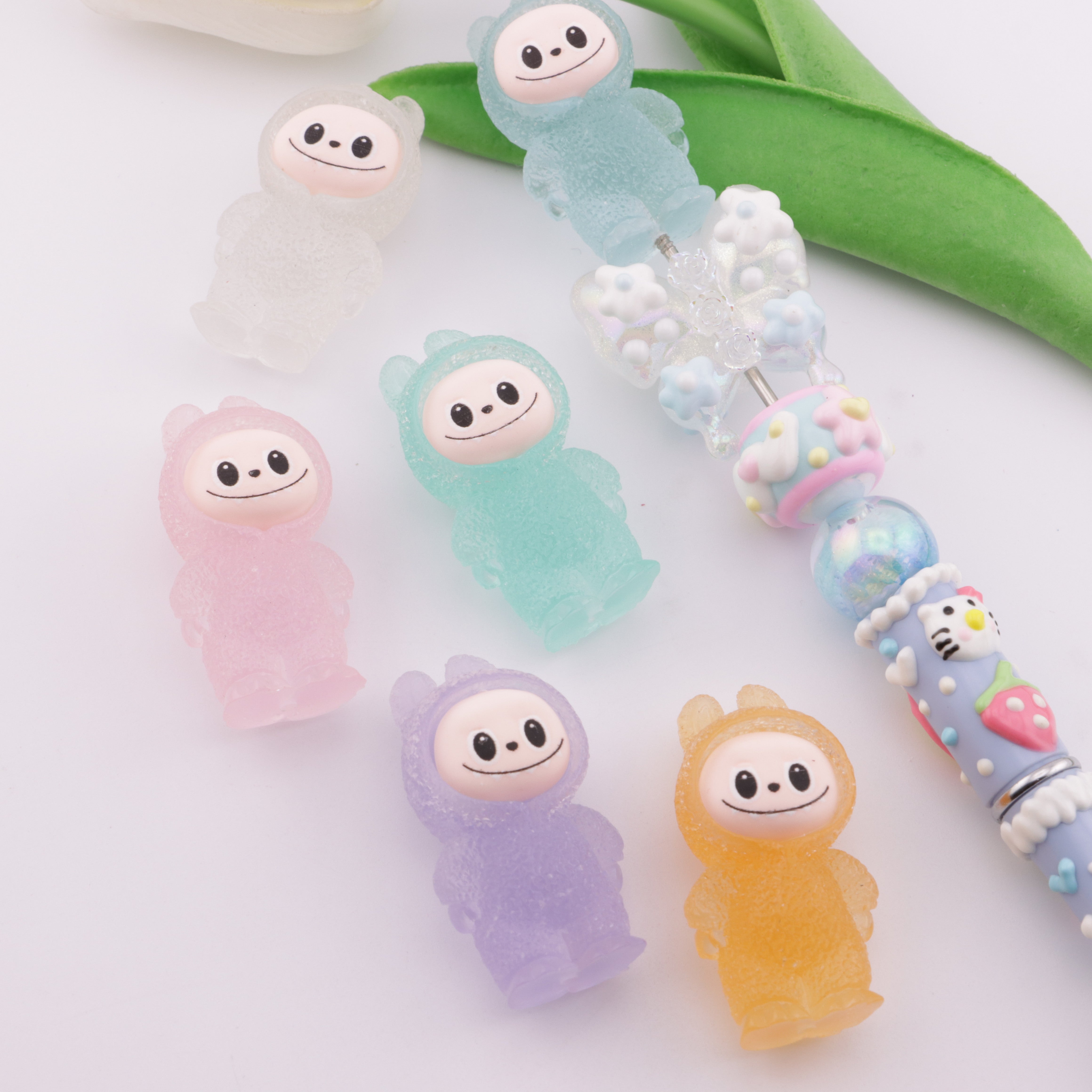 FS5753- Glow-In-The-Dark Labubu Pen Cap