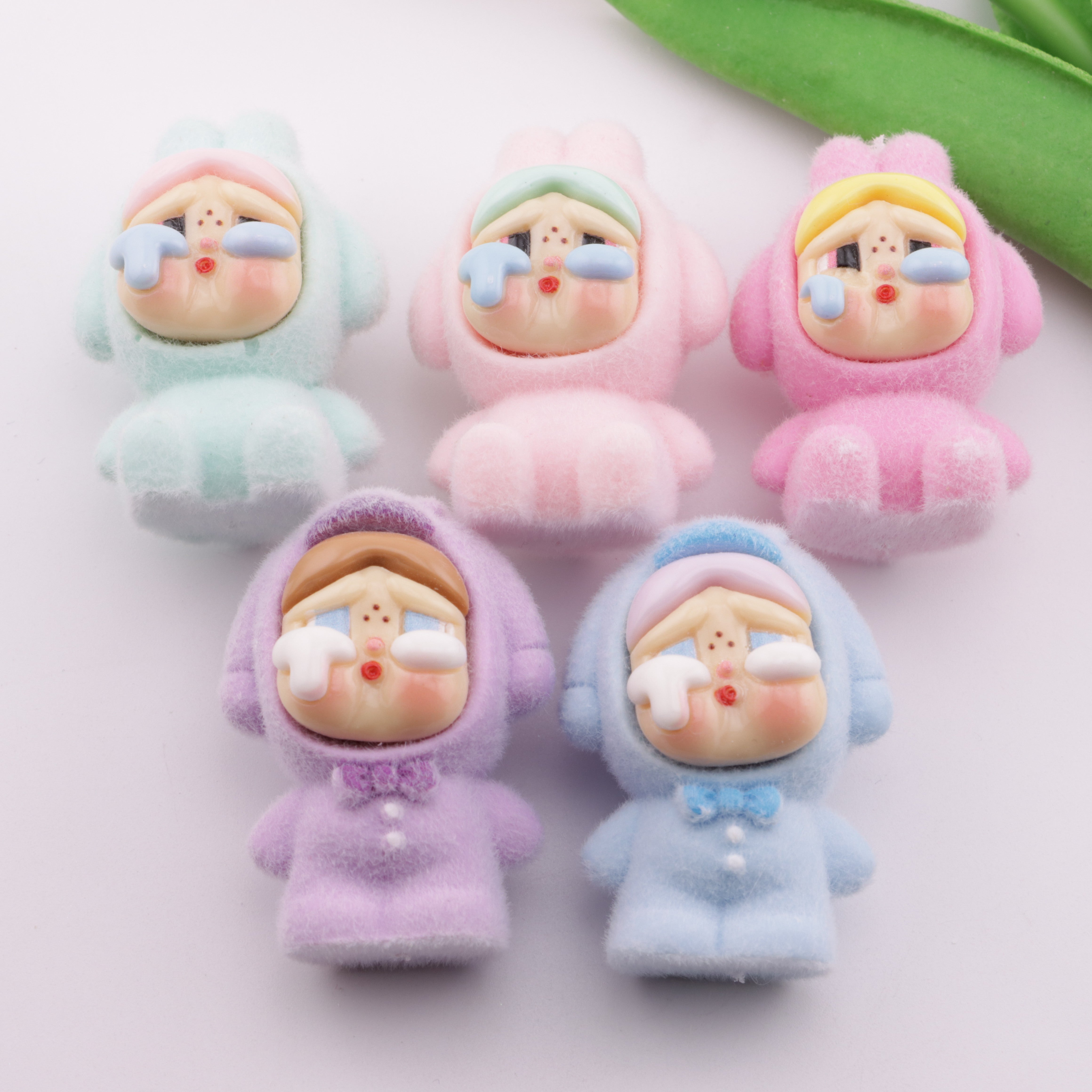 FS5557- Crying Baby Flocked Resin Beads (Through Hole)