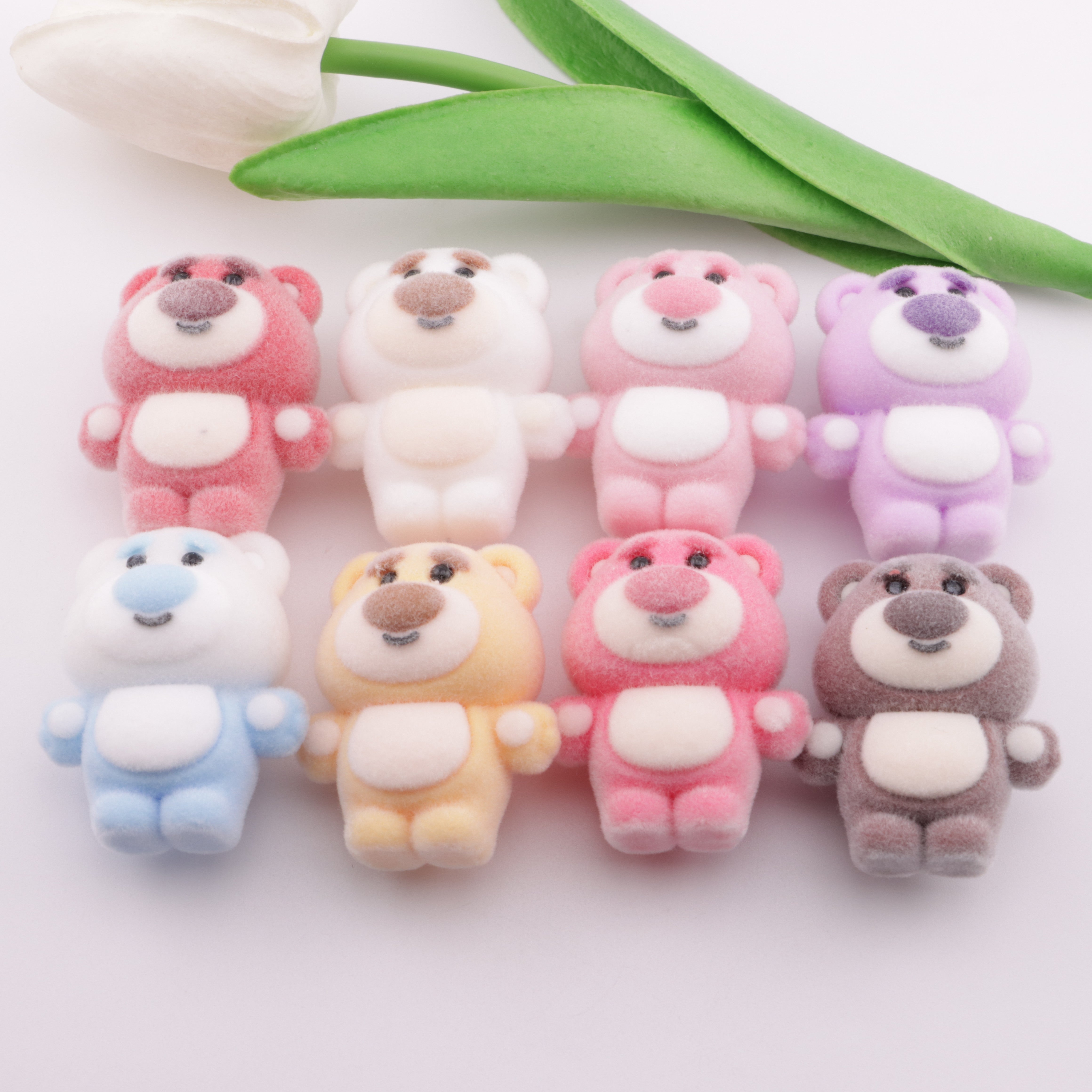 FS5582- 3.3×4 Cm Flocked Strawberry Bear Ornament