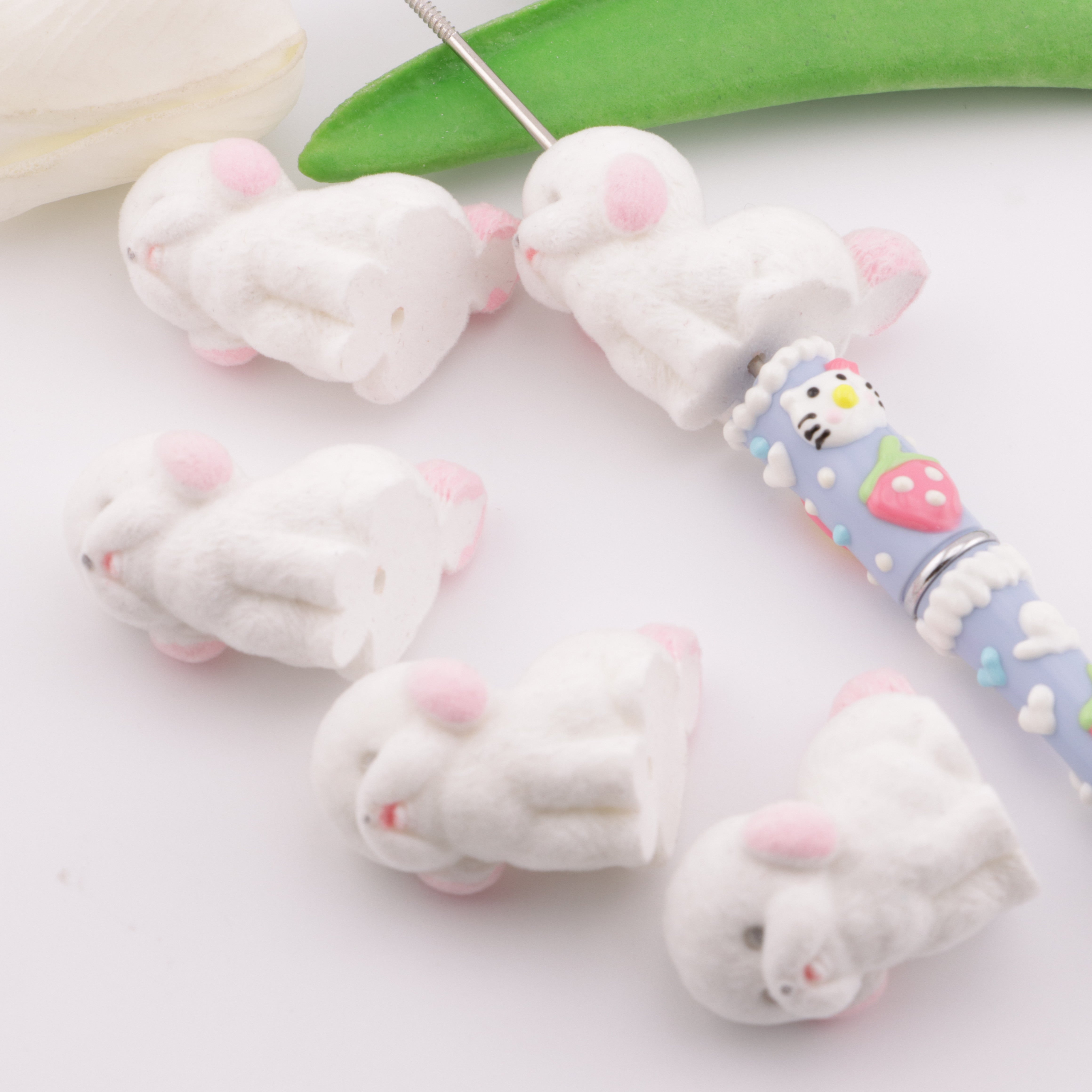 FS5462- Flocked Dog Resin Beads