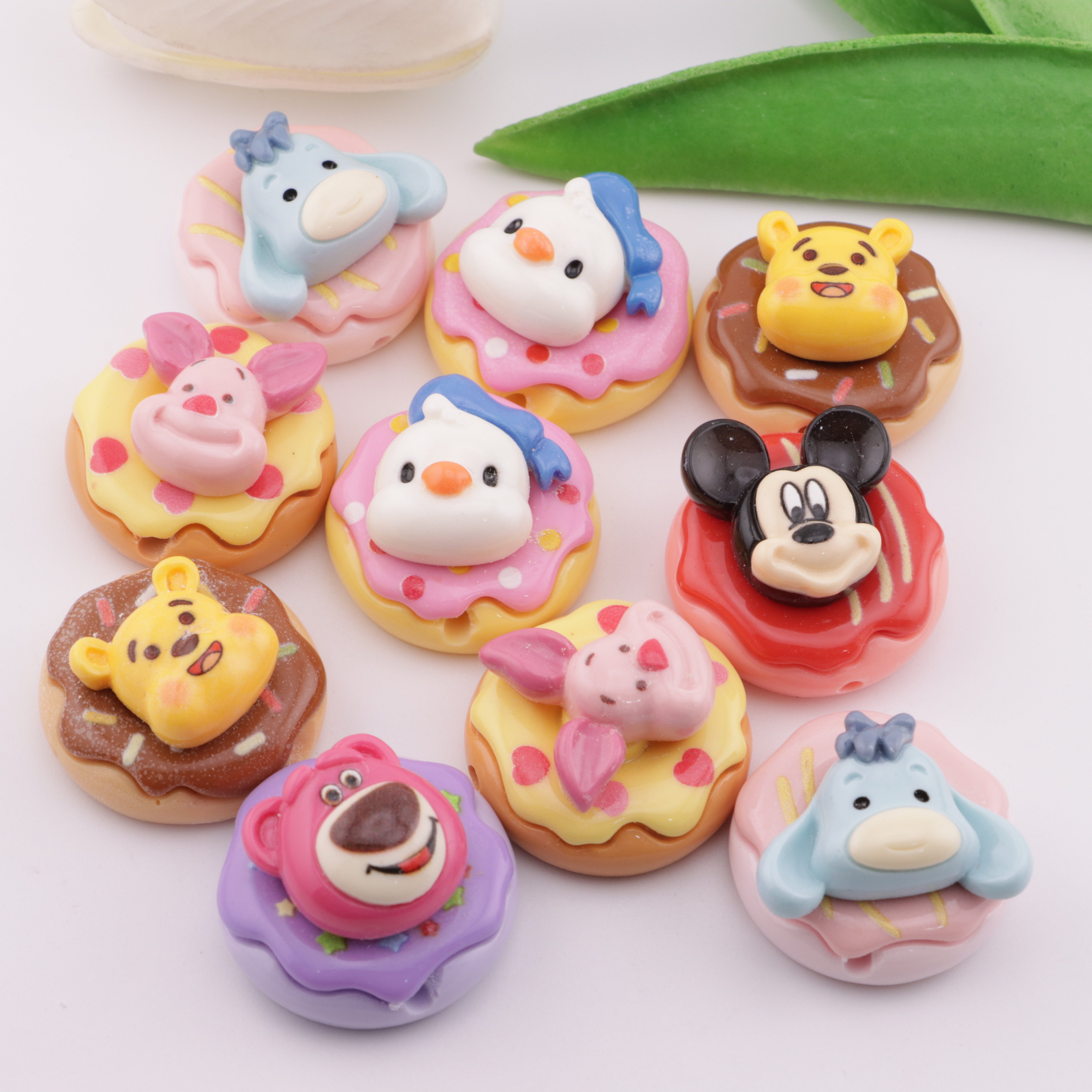 FS4225- Hamburg Disney Resin Beads
