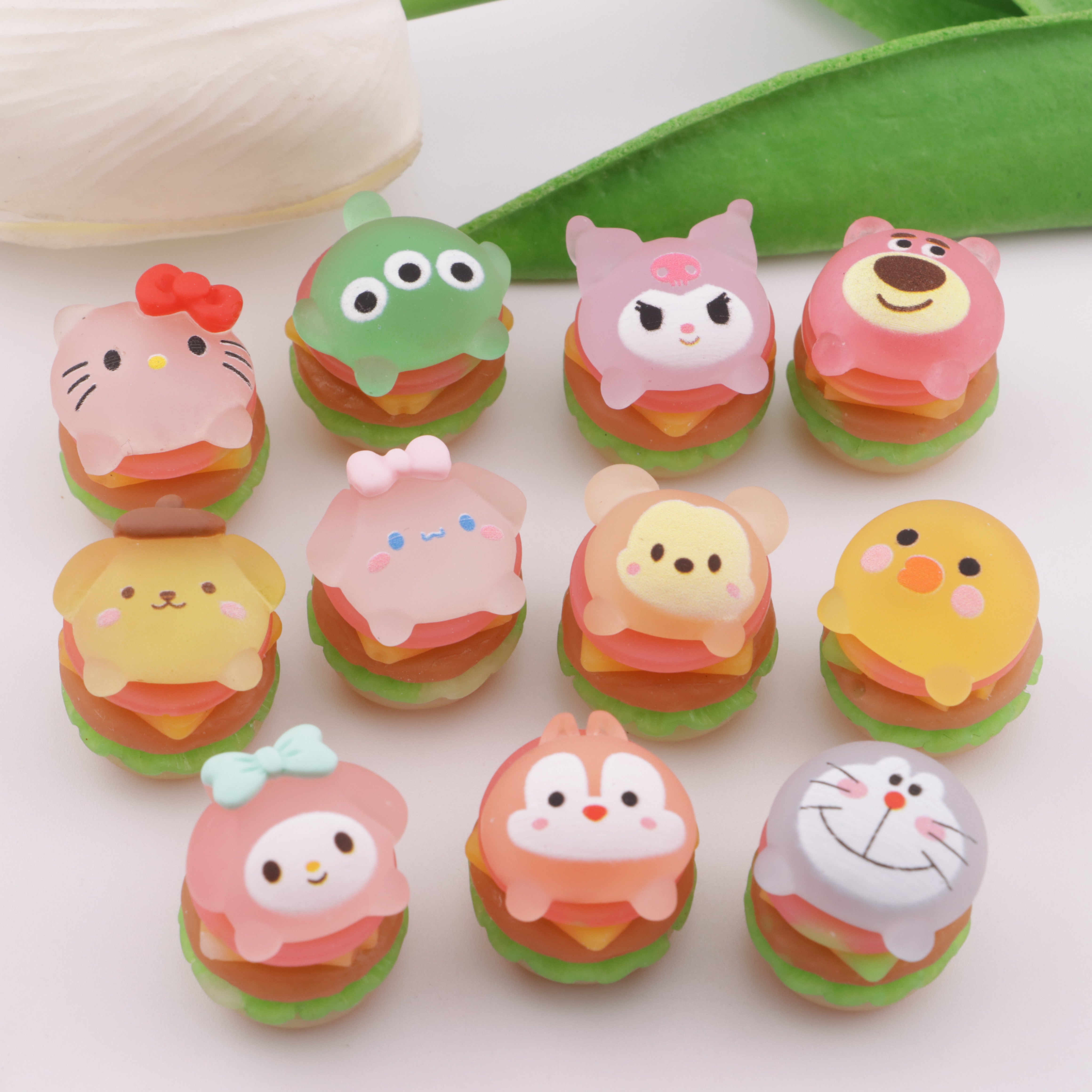 FS5448- Glow-in-the-dark Three-dimensional Cartoon Hamburger Resin