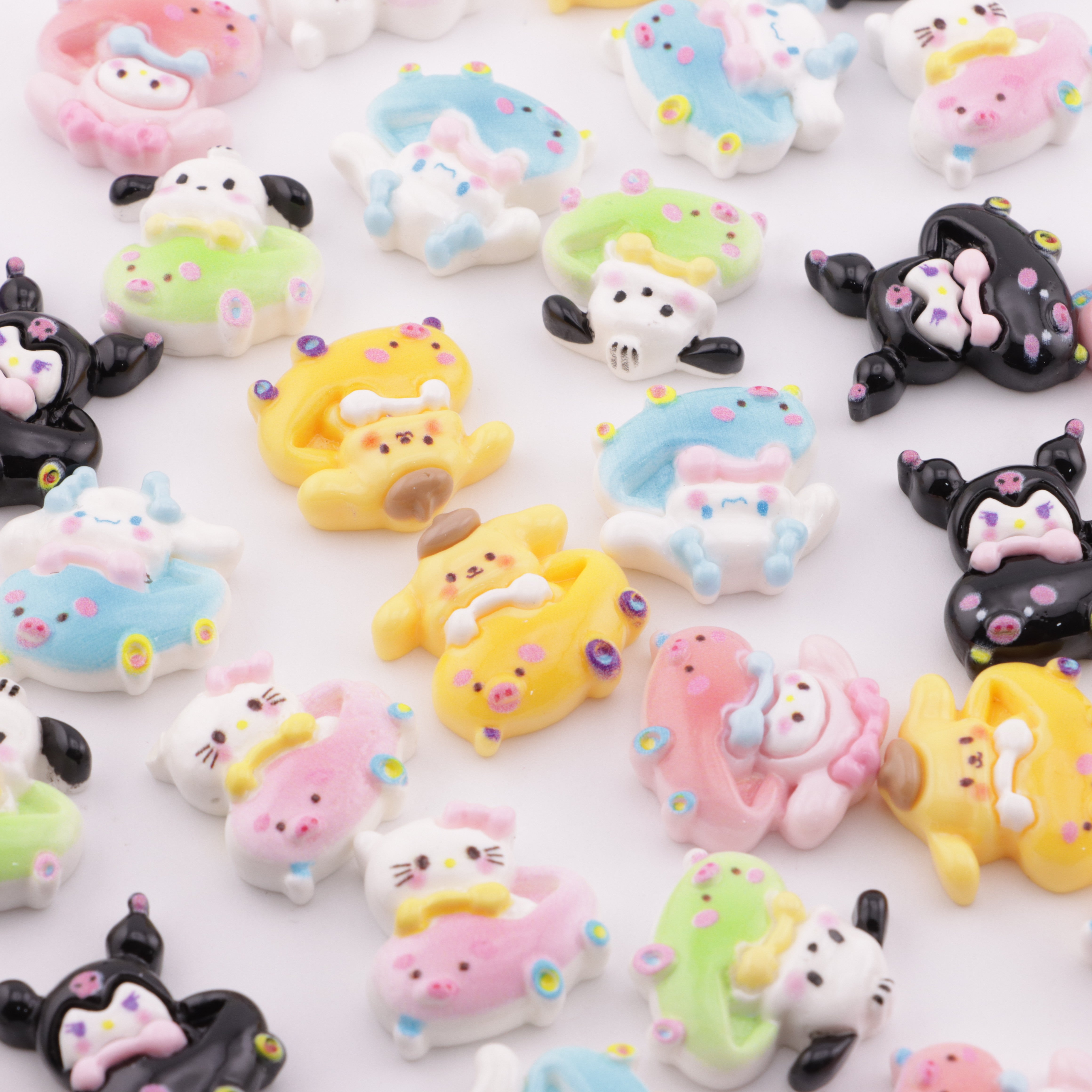 FS5709- Sanrio Cream Bumper Car Resin Patch