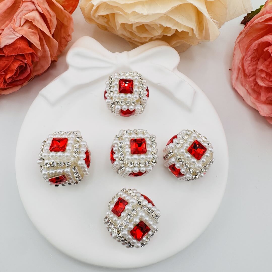 FS10936-20mm Pearl Square Fancy Beads