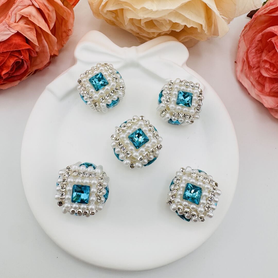 FS10936-20mm Pearl Square Fancy Beads