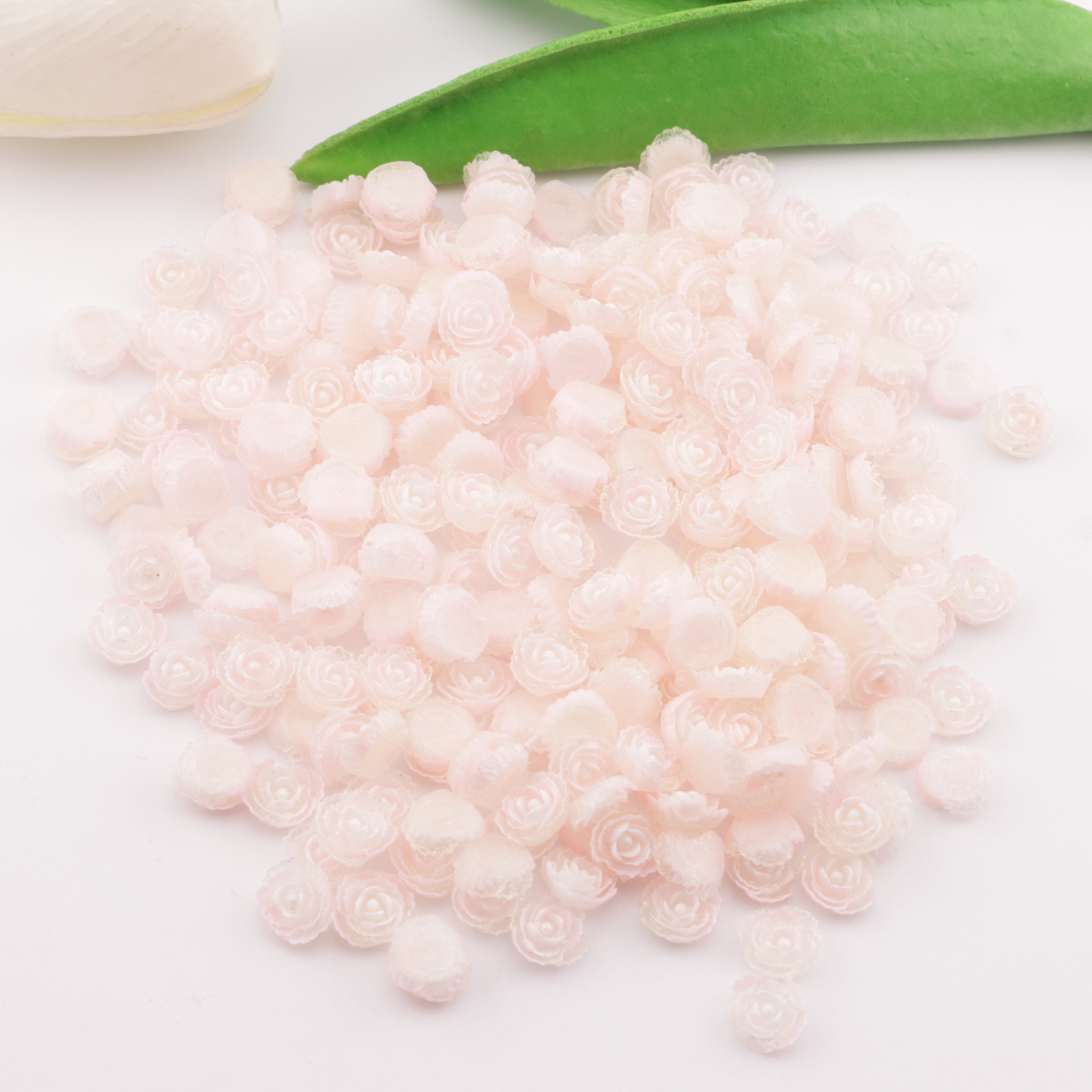 FS4626- 8mm Luminous Soft Flower Charms