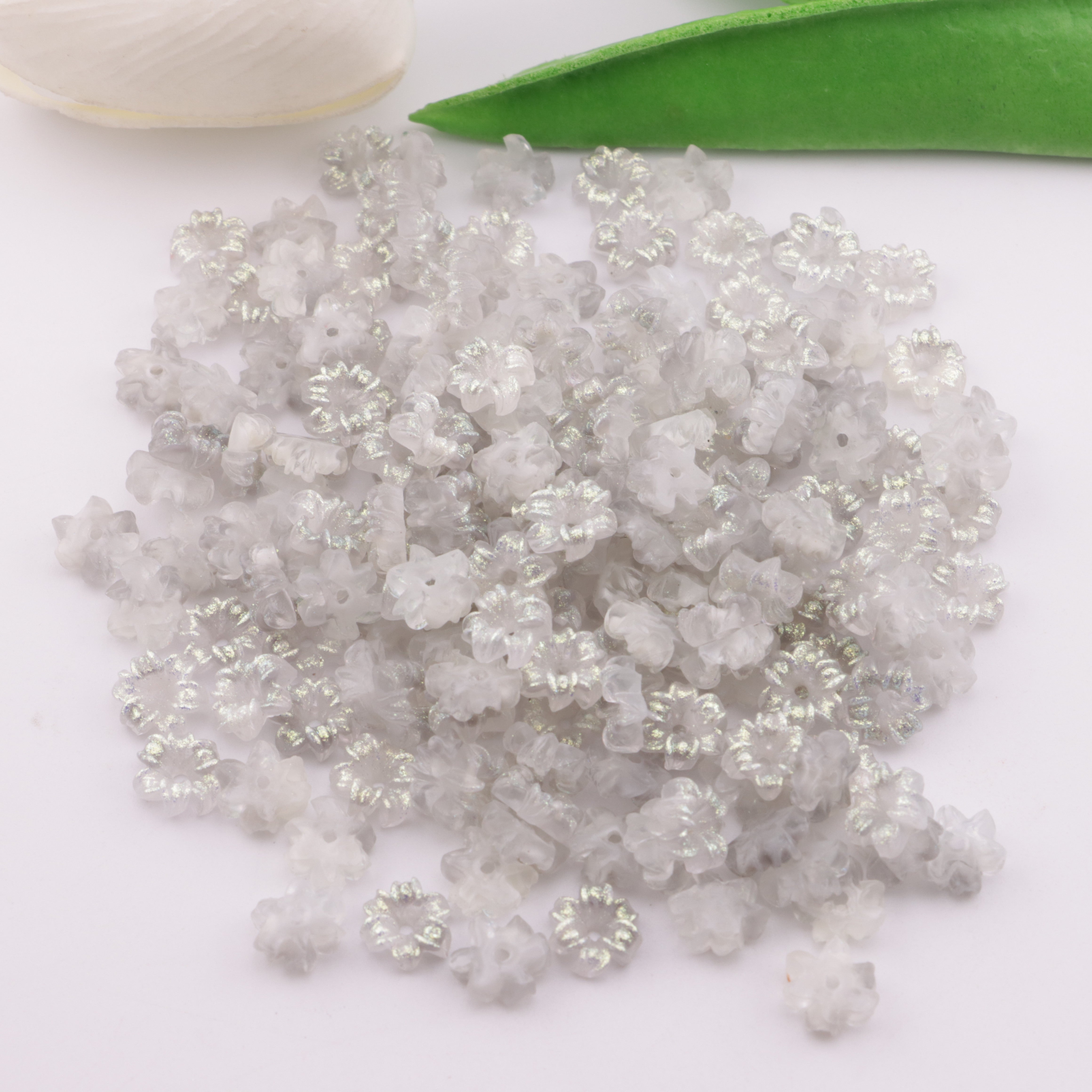 FS5173- 10mm Soft Flower Charms Narcissus Soft Flowers With Holes Luminous Glow