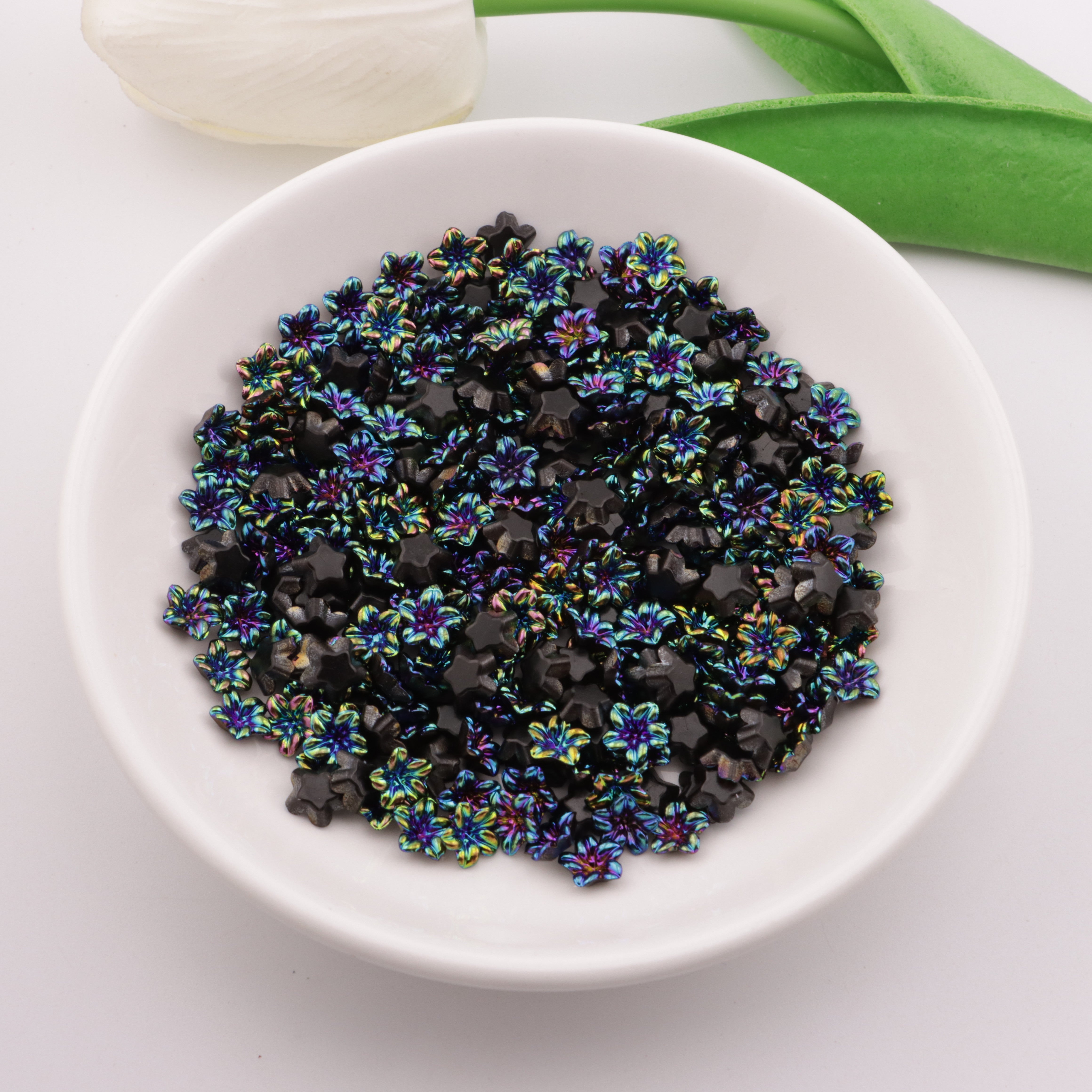 FS3767- 8mm Uv Black Lily Flower Charms Colorful Black Lily
