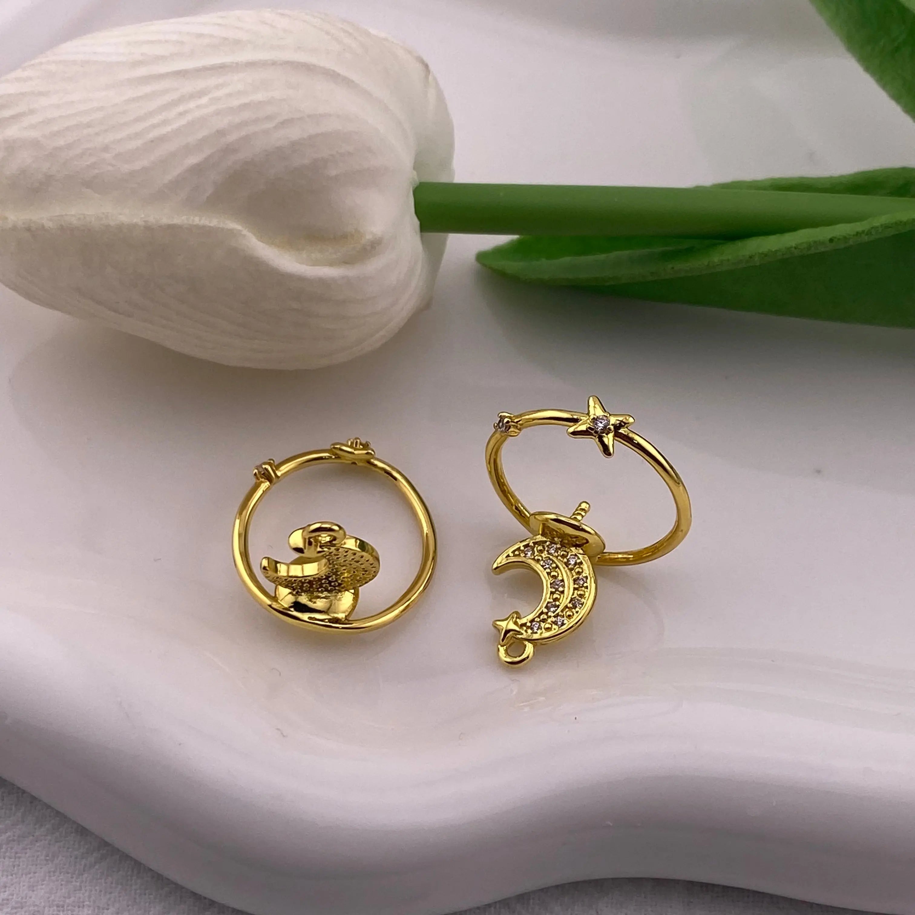 Moon and Star Pin Zoe'DIY Shop