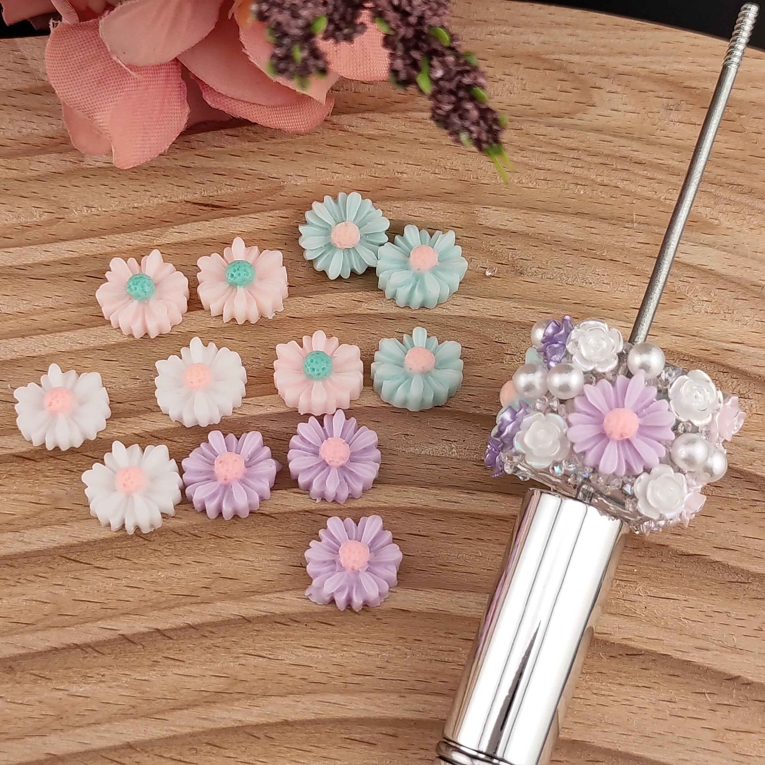 12MM Mixed Color Glowing Daisy Resin Nail Charms For Making Fancy Beads