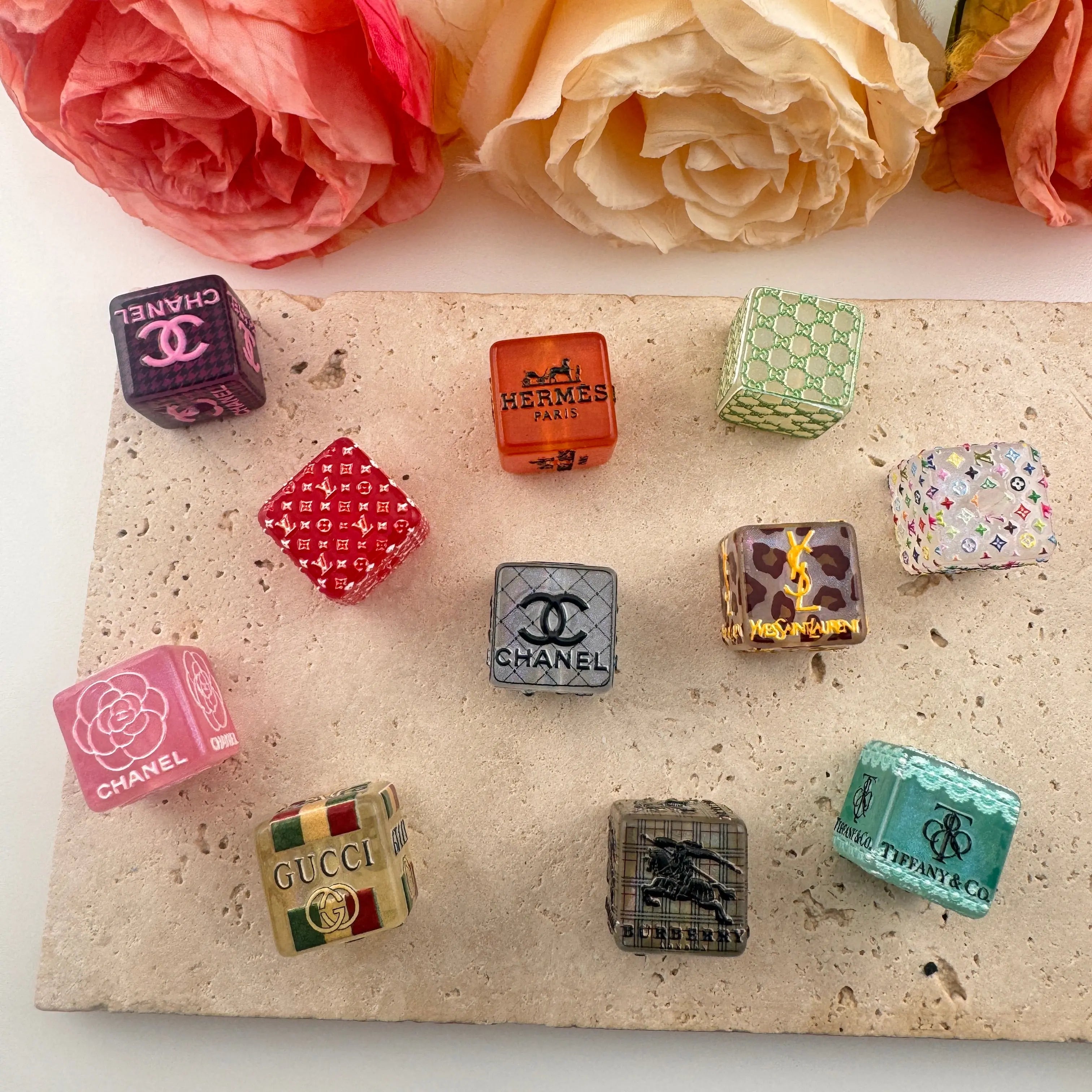 PP19116-About 16mm Mixed Printed Cube Acrylic Beads