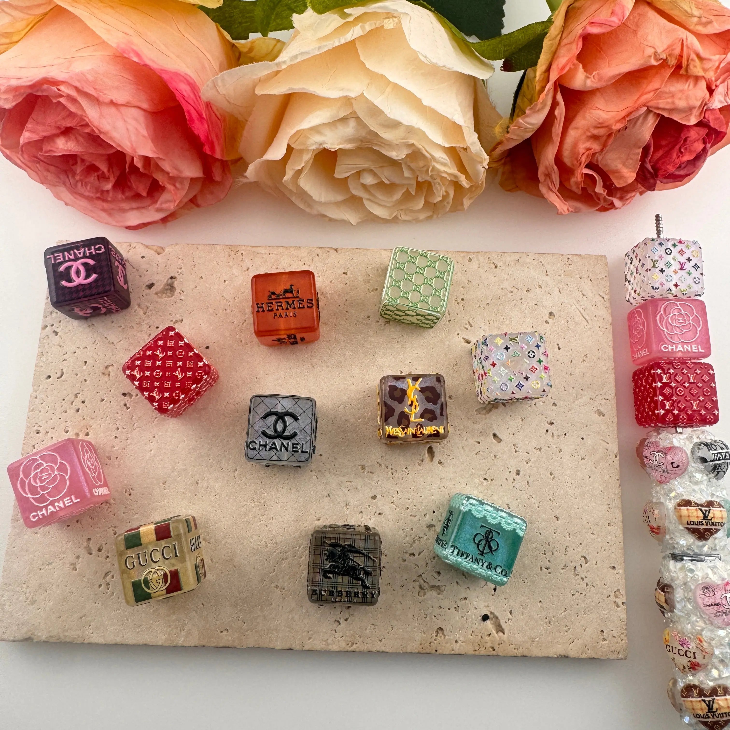 PP19116-About 16mm Mixed Printed Cube Acrylic Beads