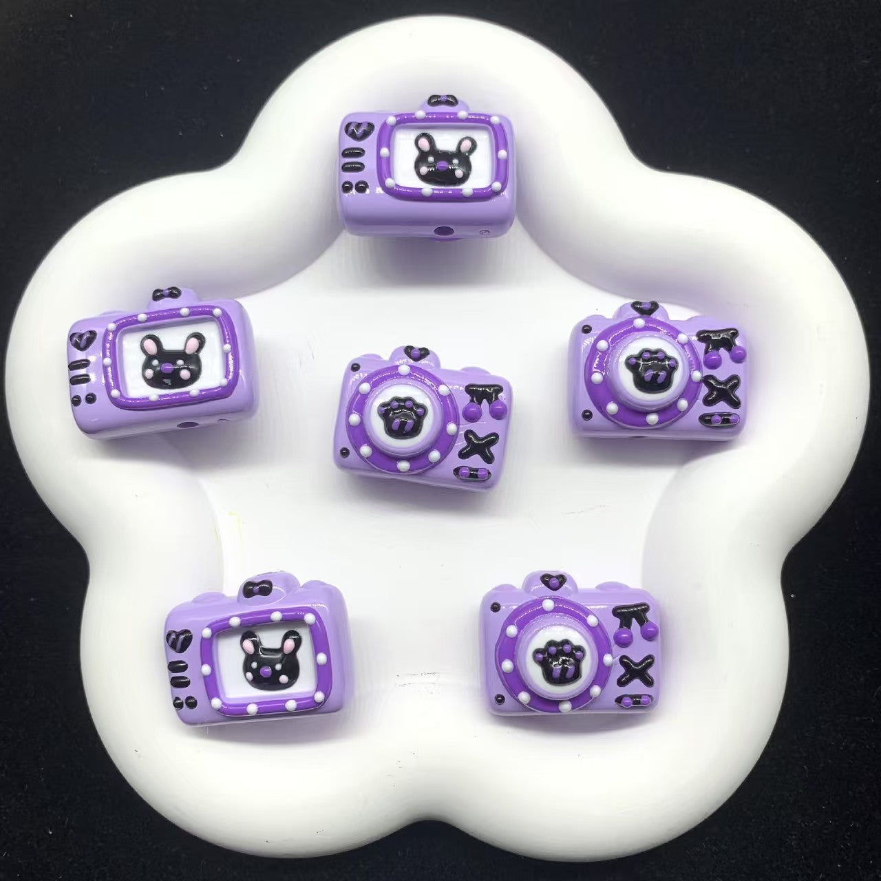 FS4335- 30*23mm Rabbit Camera Hand-Drawn Beads