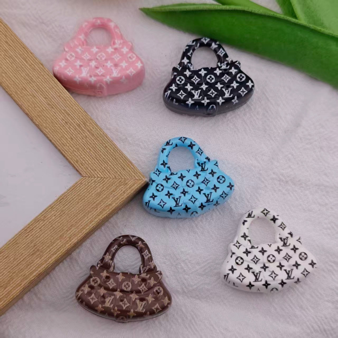 FS4269- Lv Designer Handbags Acrylic Beads (Without Holes For Pendants) Zoe's DIY Shop