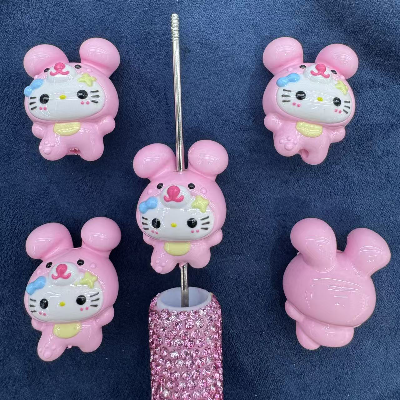Hello Kitty Rabbit 3D Handpainted Acrylic Beads, suitable for making key pendants