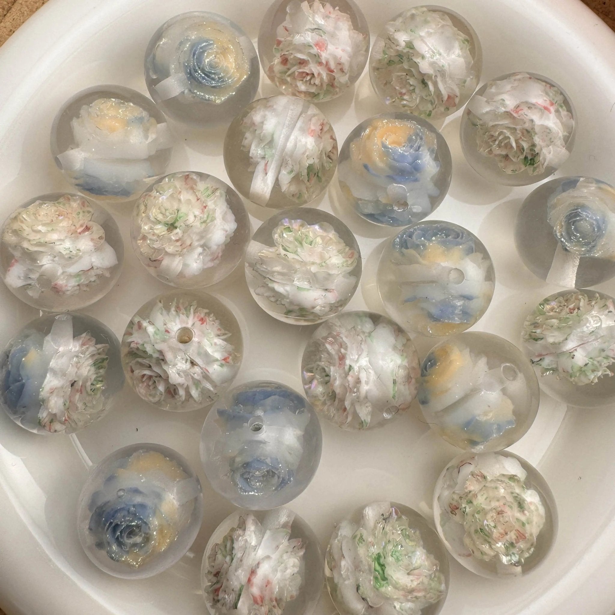 FS10051-20mm Flower Resin Beads -Zoe DIY Wholesale