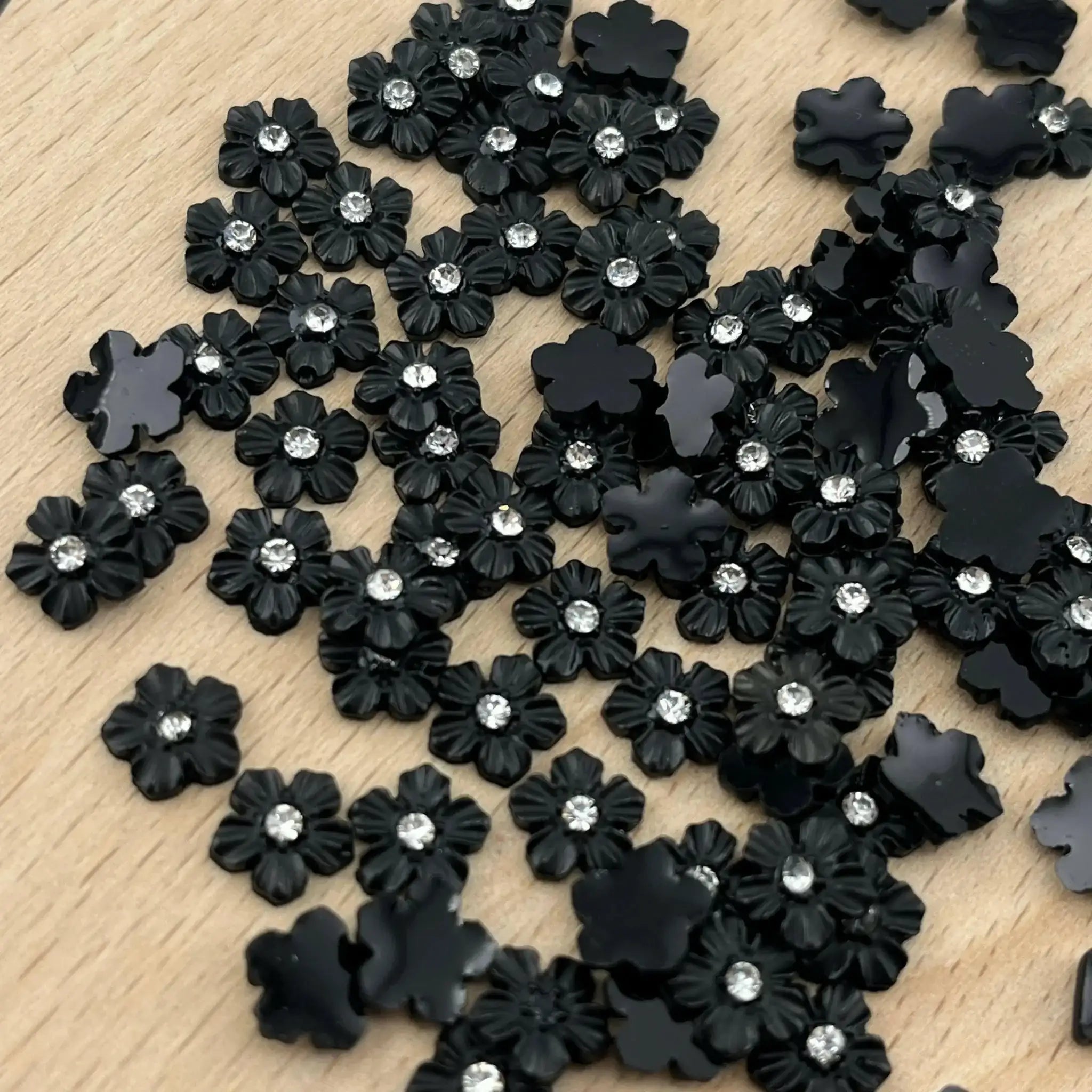FS1006-8MM White Flower Nail Charms For Making Fancy Beads Or Fancy Pen -Zoe DIY Wholesale