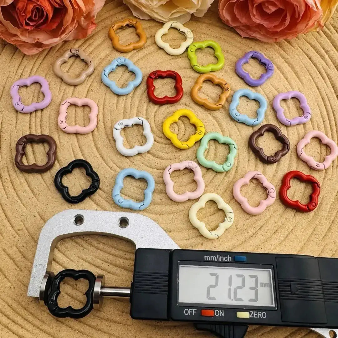 FS10175-Approximately 21mm Four-Leaf Clover Mixed Color Keychain -Zoe DIY Wholesale