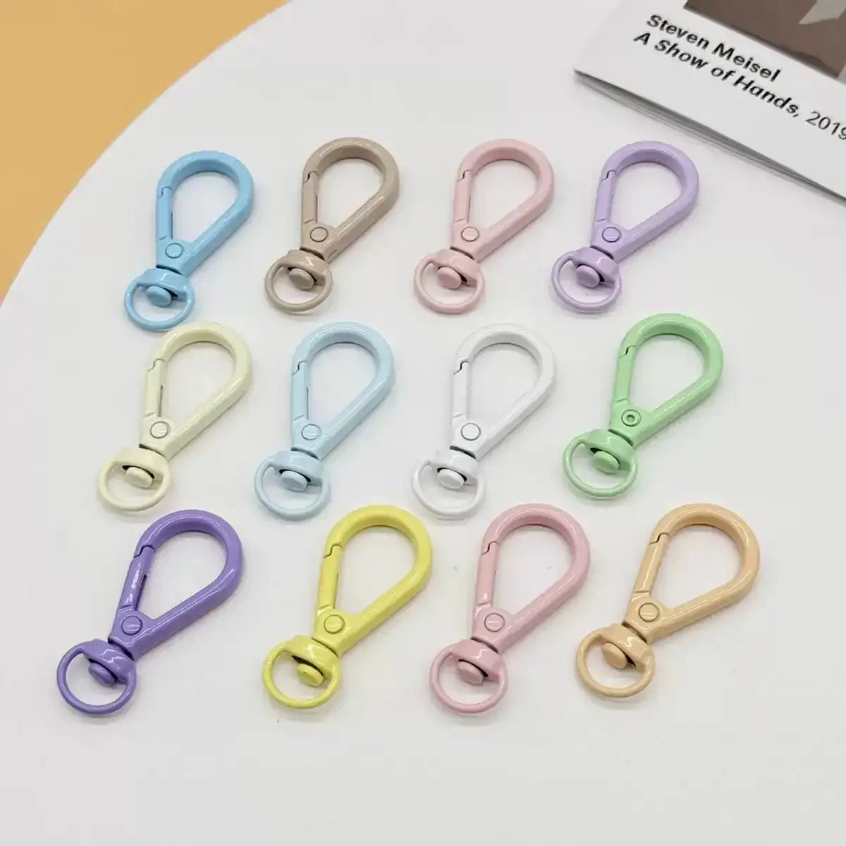 FS10176-Approximately 37×13×8mm Random Mixed Color Keychain -Zoe DIY Wholesale