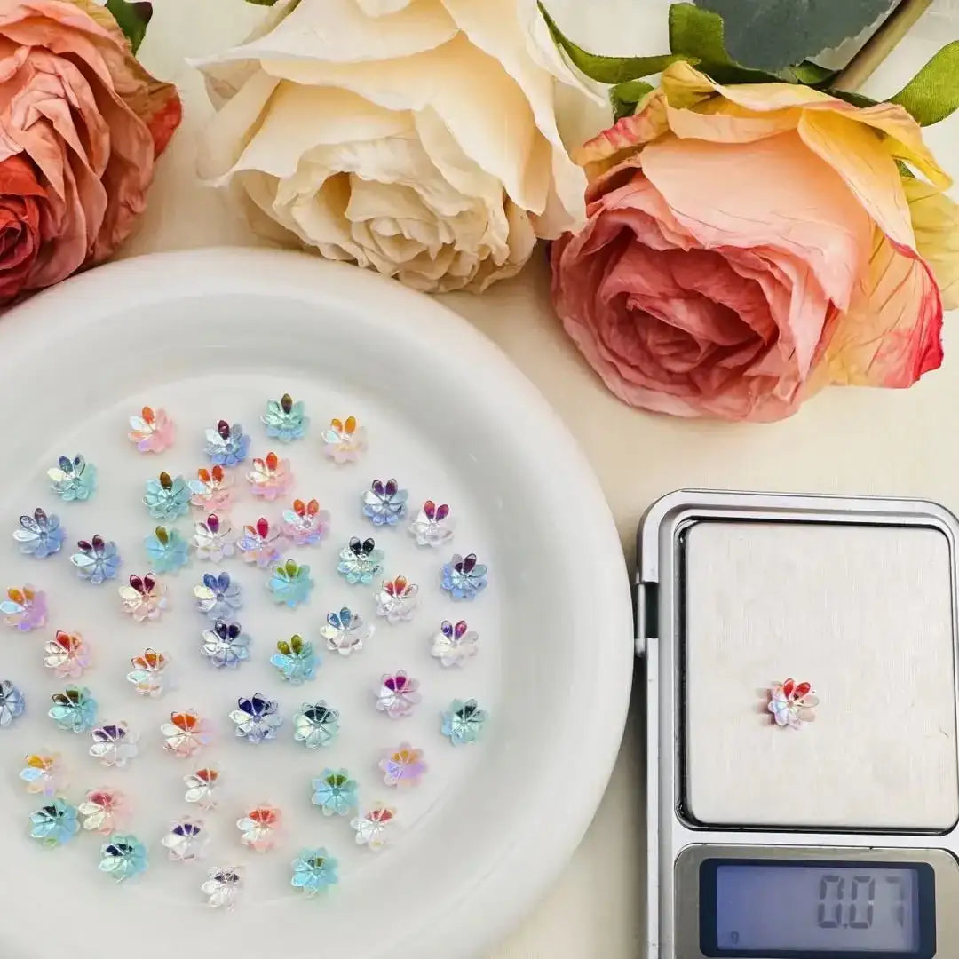 FS10601-9mm Daisy Flower Nail Charms With Hole -Zoe DIY Wholesale