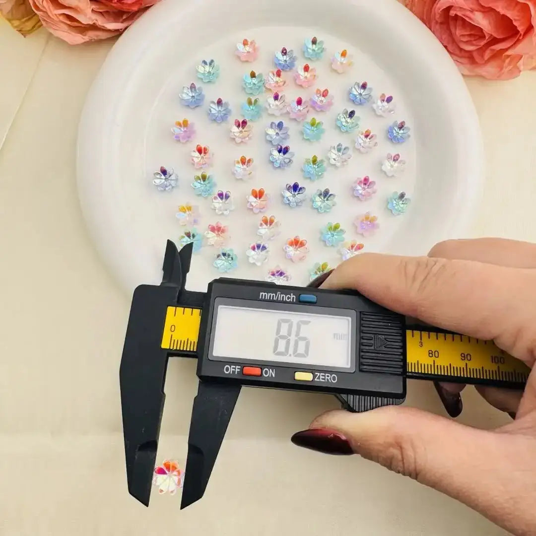 FS10601-9mm Daisy Flower Nail Charms With Hole -Zoe DIY Wholesale