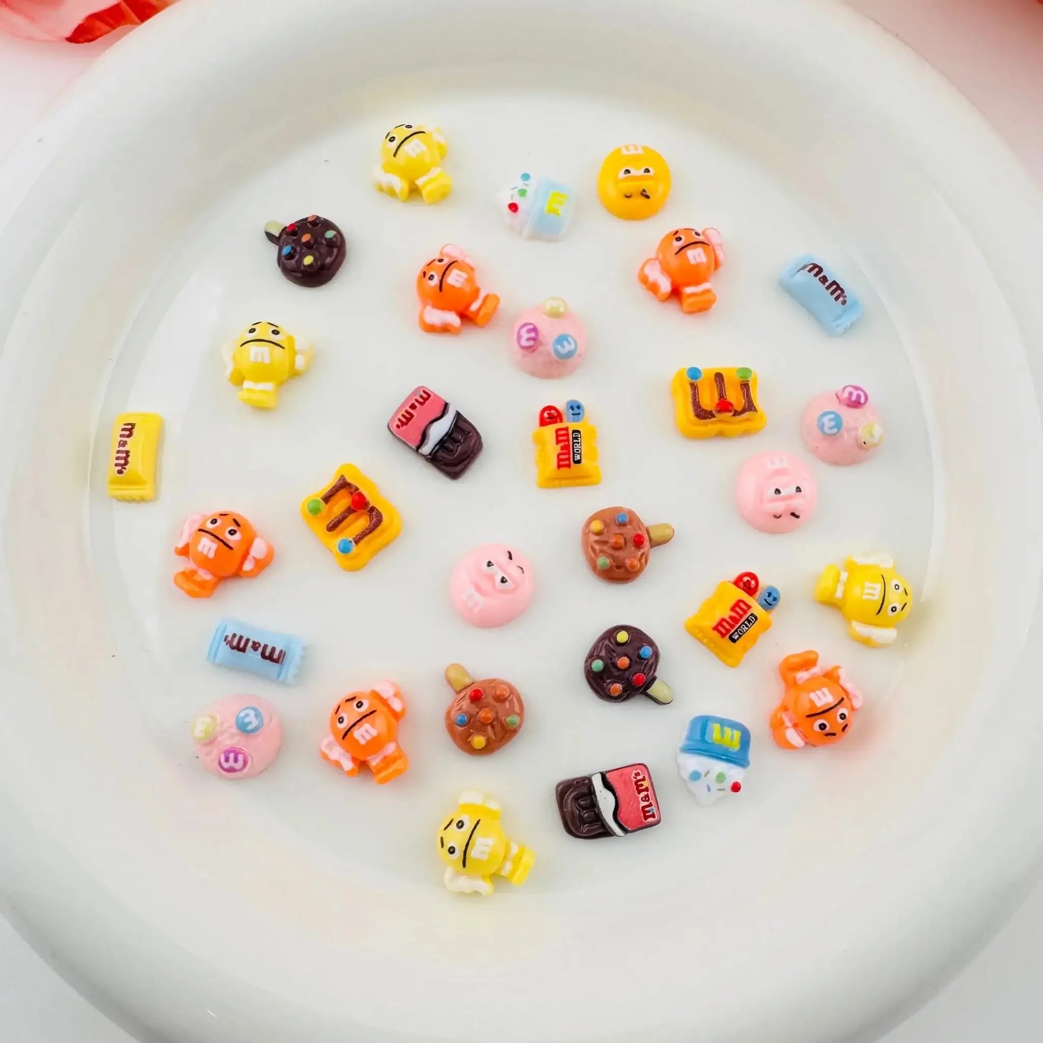 FS18278-Random Mixed M&M Resin Nail Charms -Zoe DIY Wholesale